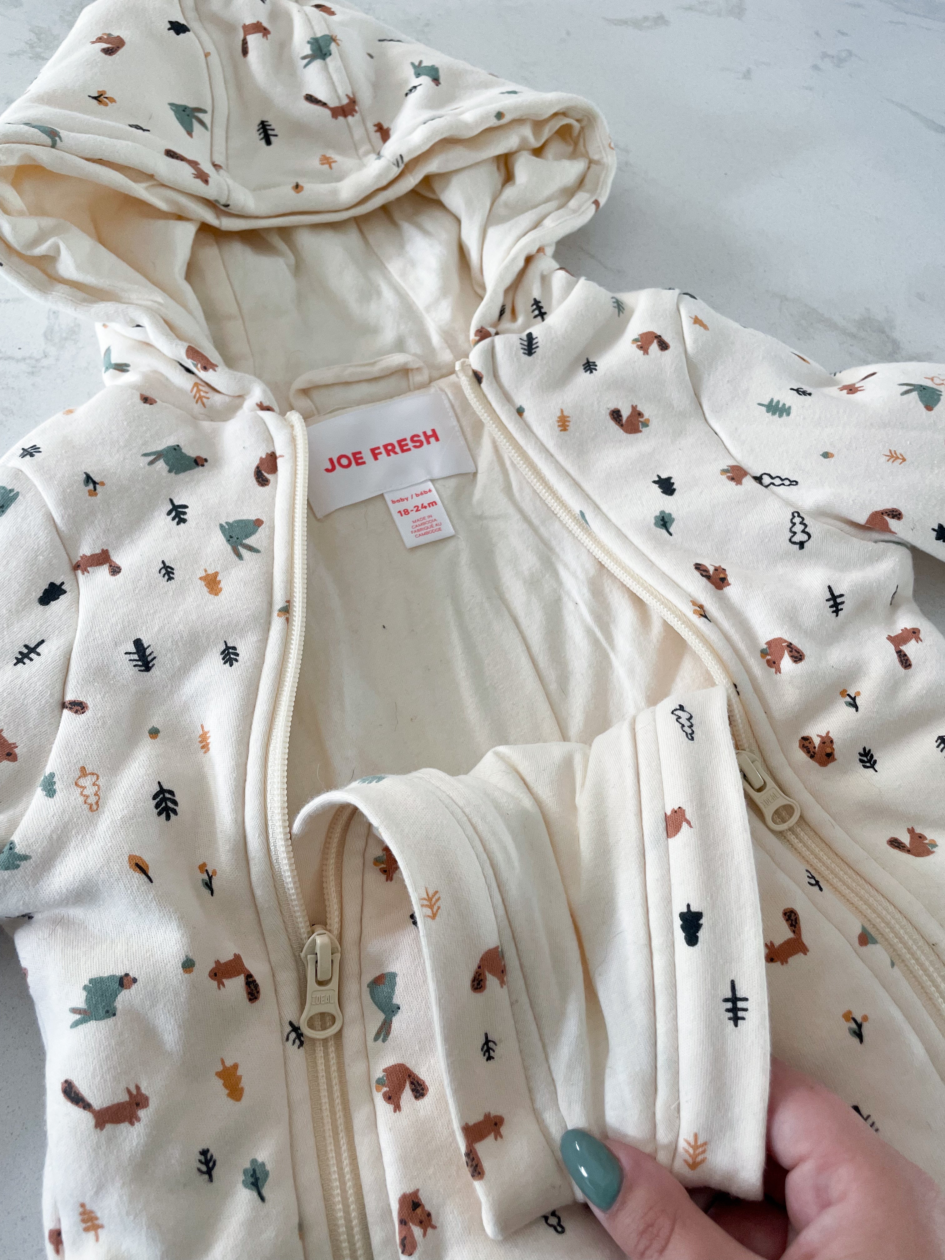 Joe Fresh-18-24m-GUC- cream coloured bunting suit with woodland animals