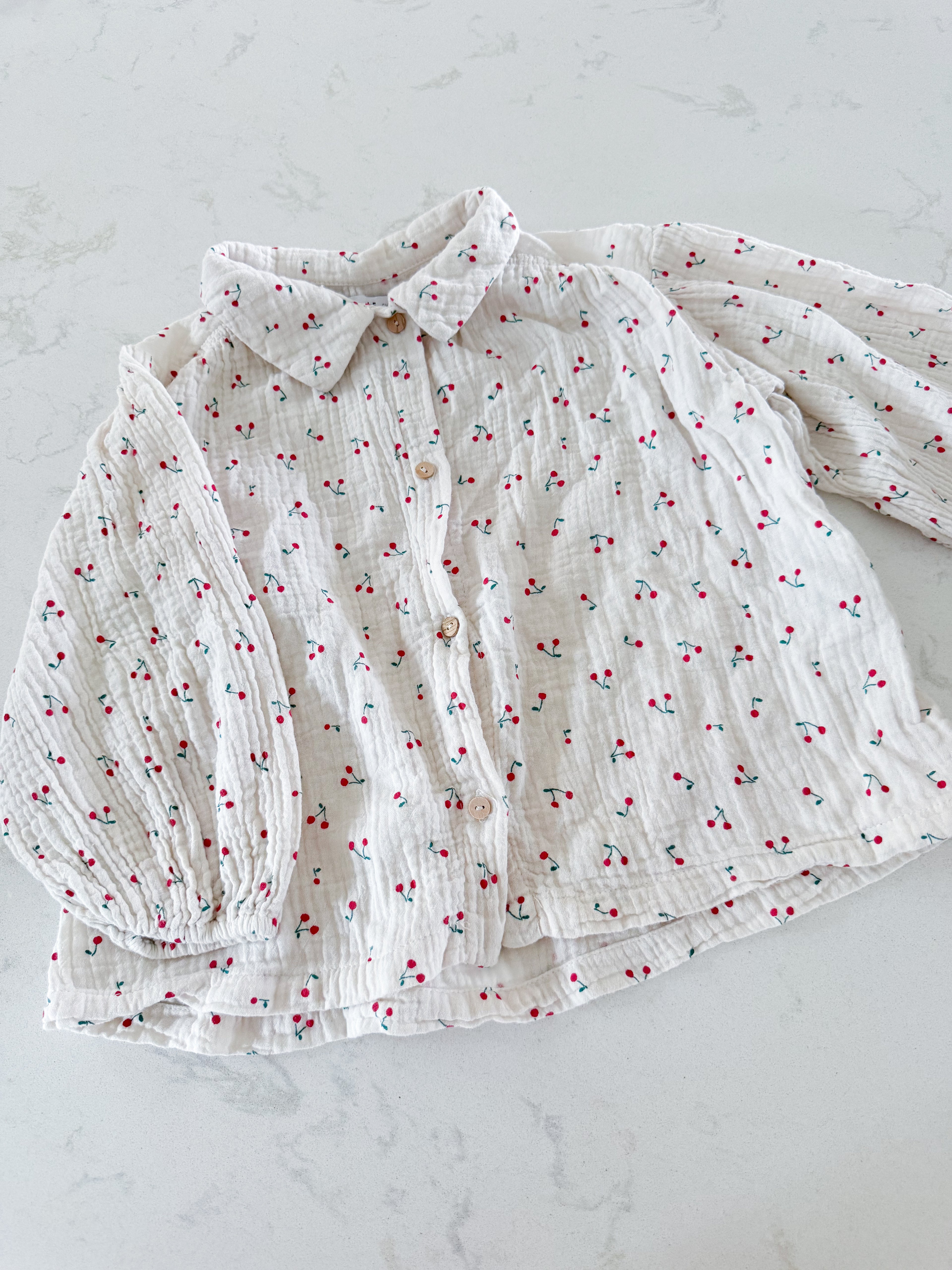 Zara- 4-5Y- VGUC- long sleeve muslin shirt with puffed sleeves and cherry patterns