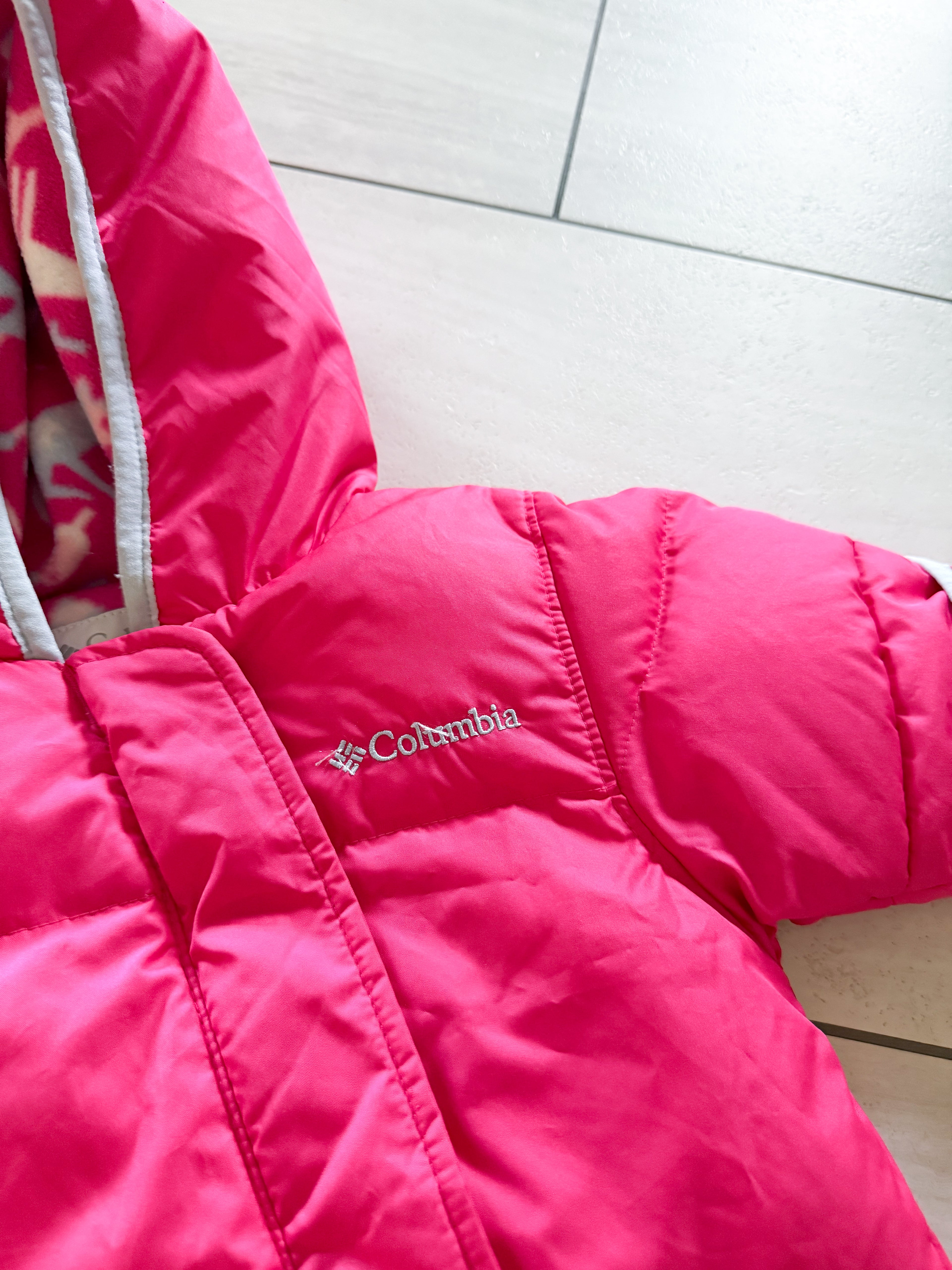 Columbia- 3-6m- VGUC- bright pink snow suit