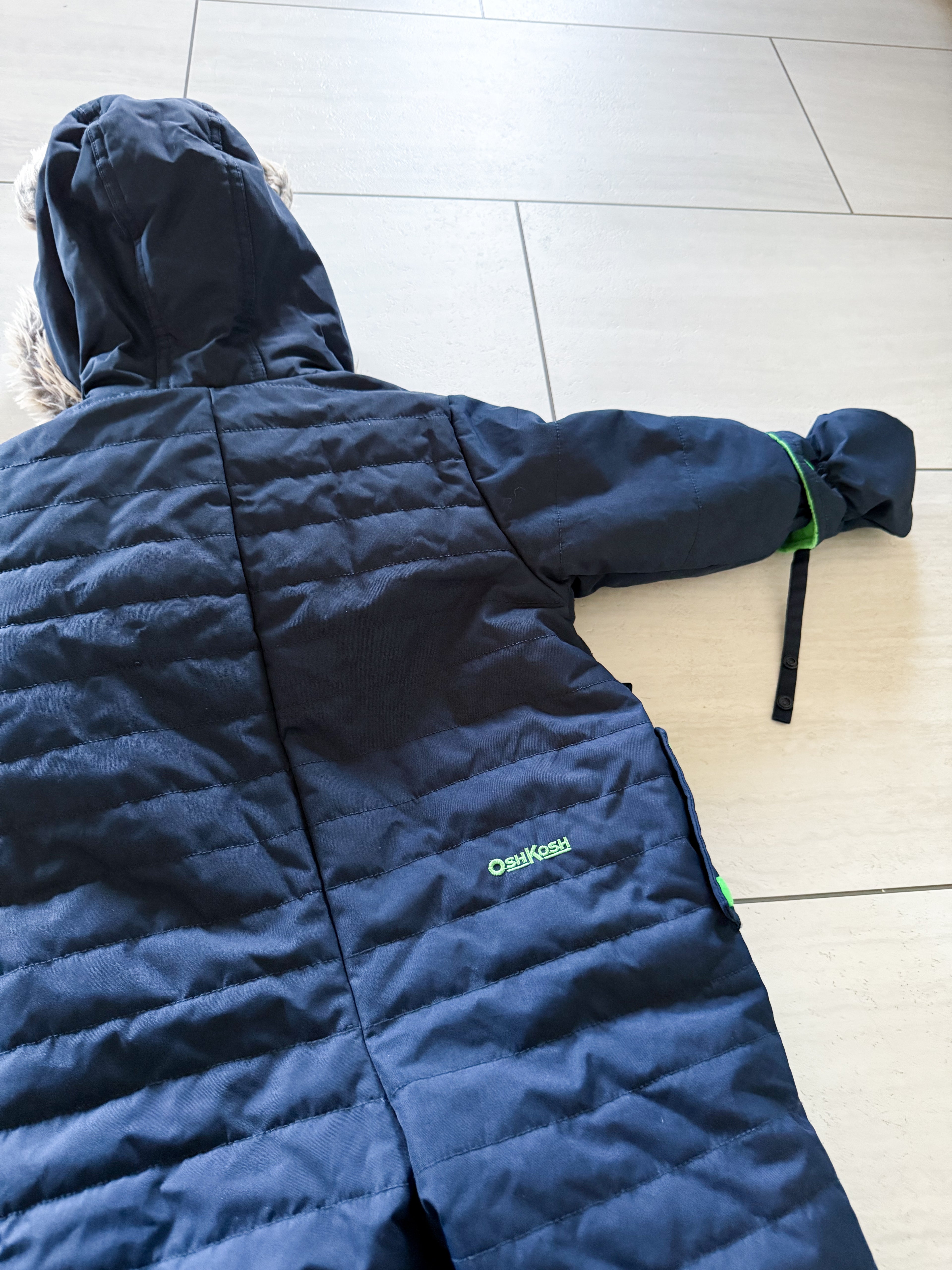 Oshkosh- 18m- GUC- navy and green snowsuit