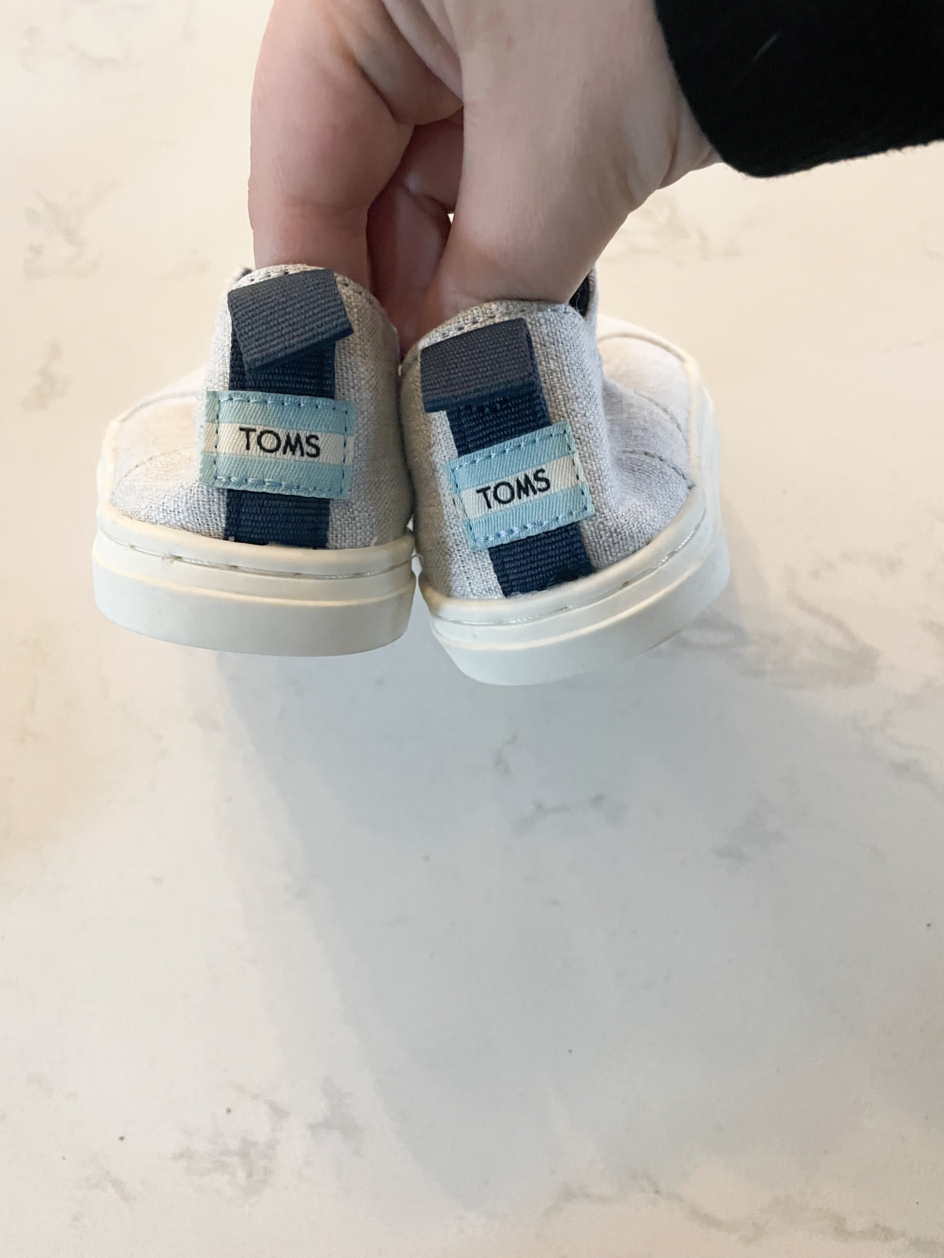 TOMS-7C- VGUC**- Grey Canvas shoes