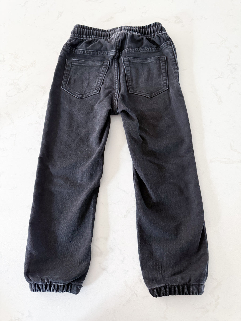 Gap- 4-5Y- GUC- black jeans
