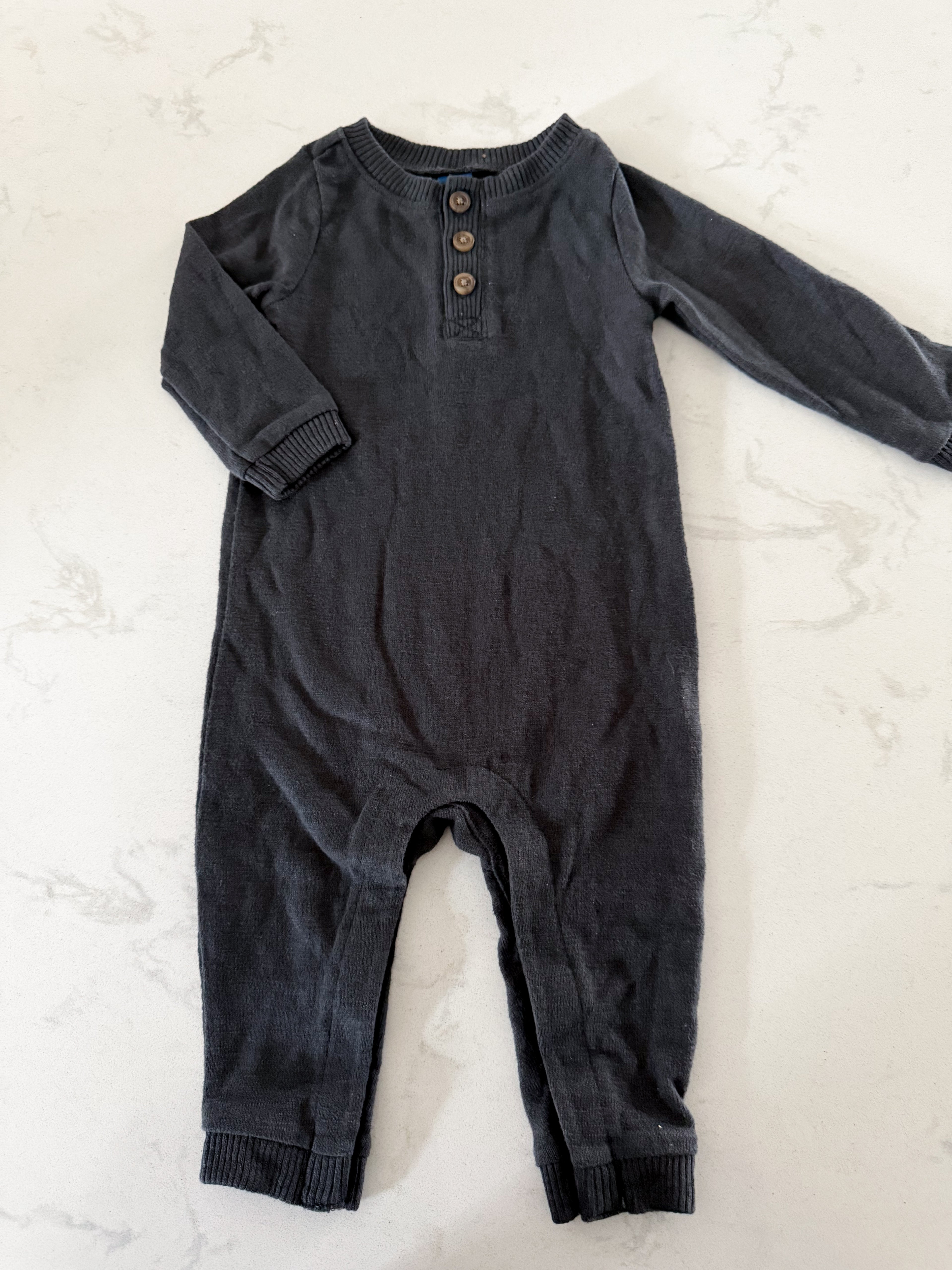 Old Navy- 6-12m- GUC - dark grey knit romper