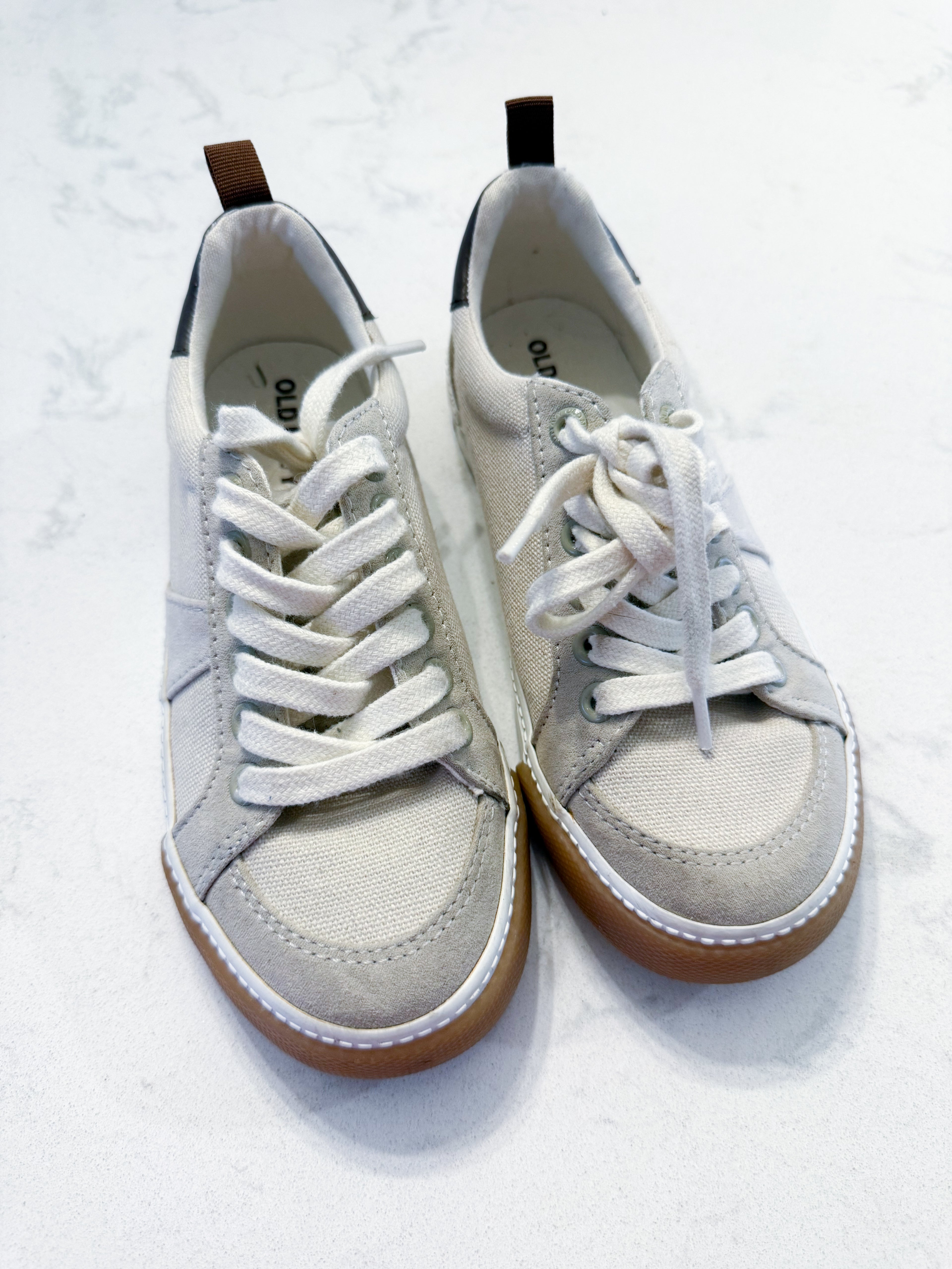 Old Navy- 13C- GUC- cream coloured canvas children with laces