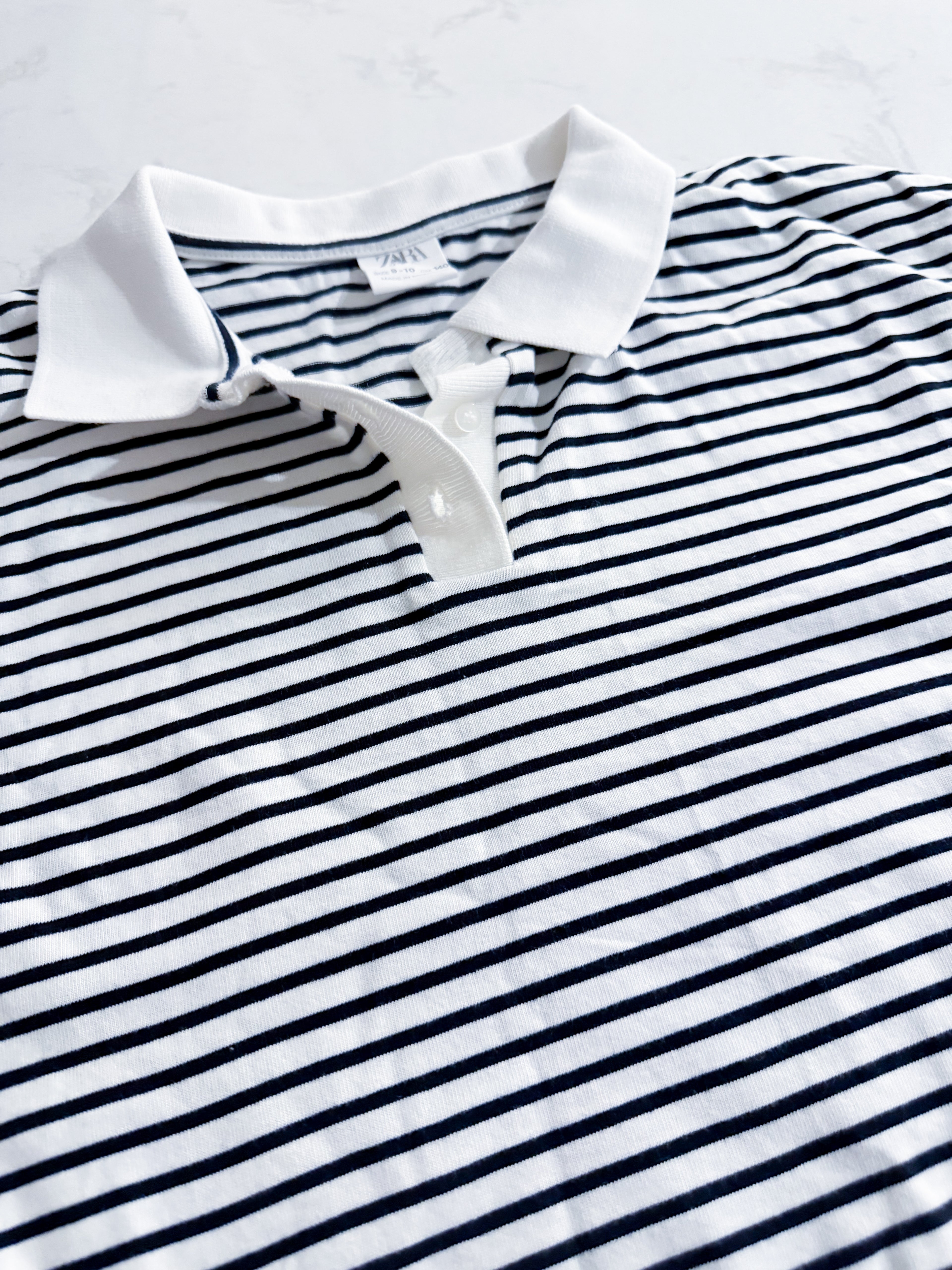 Zara- 9-10Y- VGUC- white and black striped collared crop shirt
