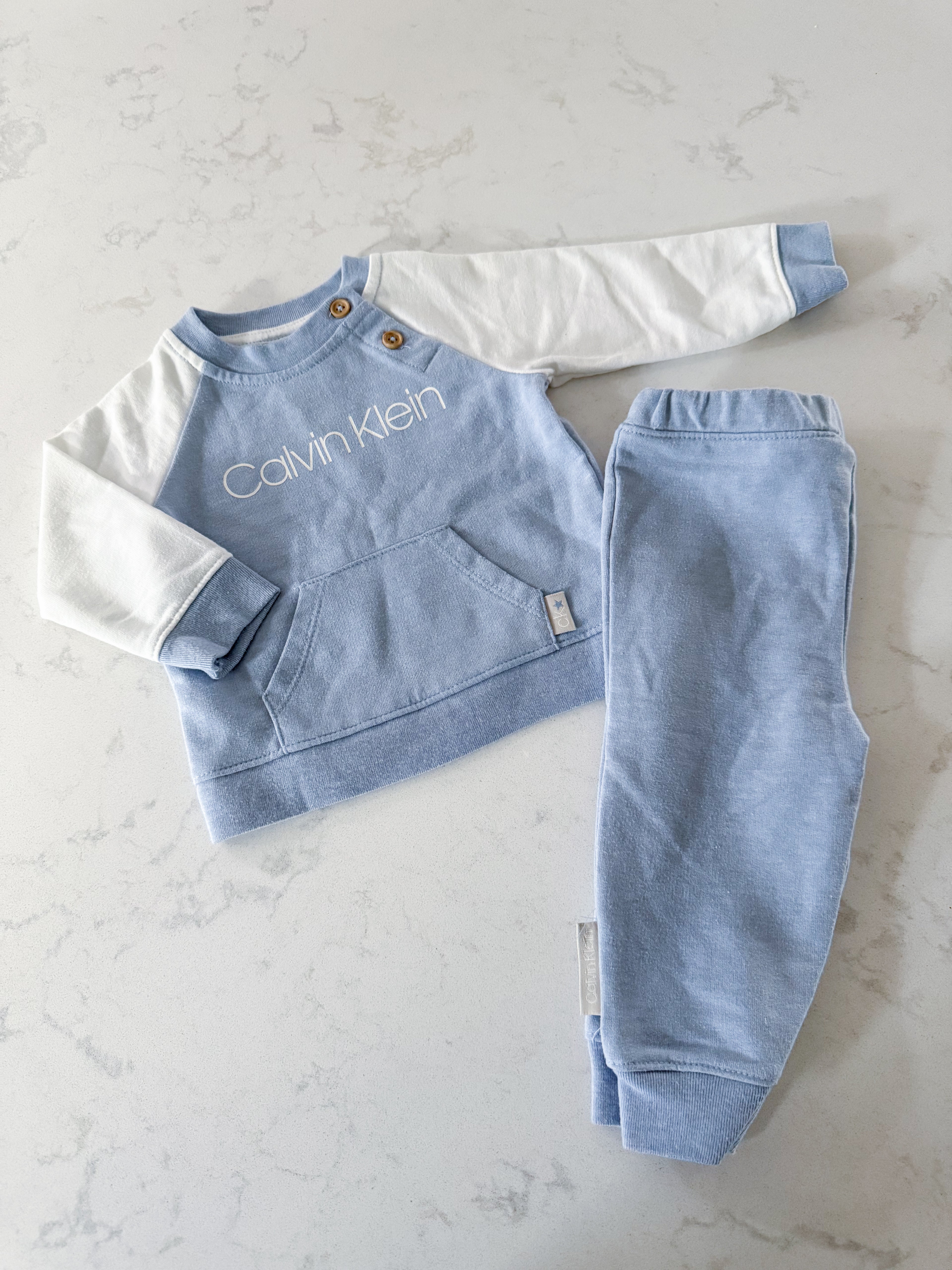 Calvin Klein- 3-6m- PLAY- blue and white sweat set