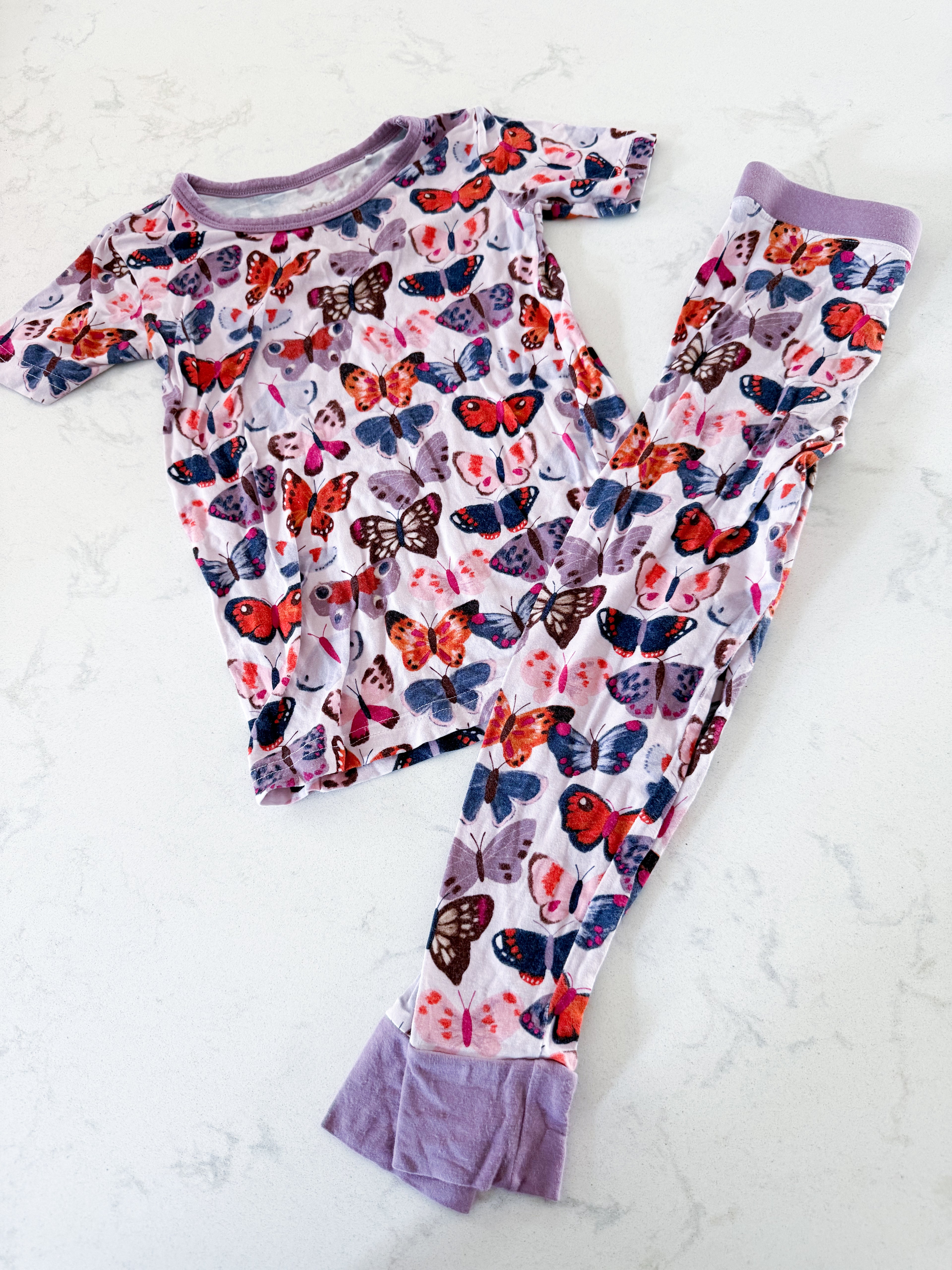 Little Sleepies- 2T- GUC- light purple two piece bamboo Jammies with butterfly pattern