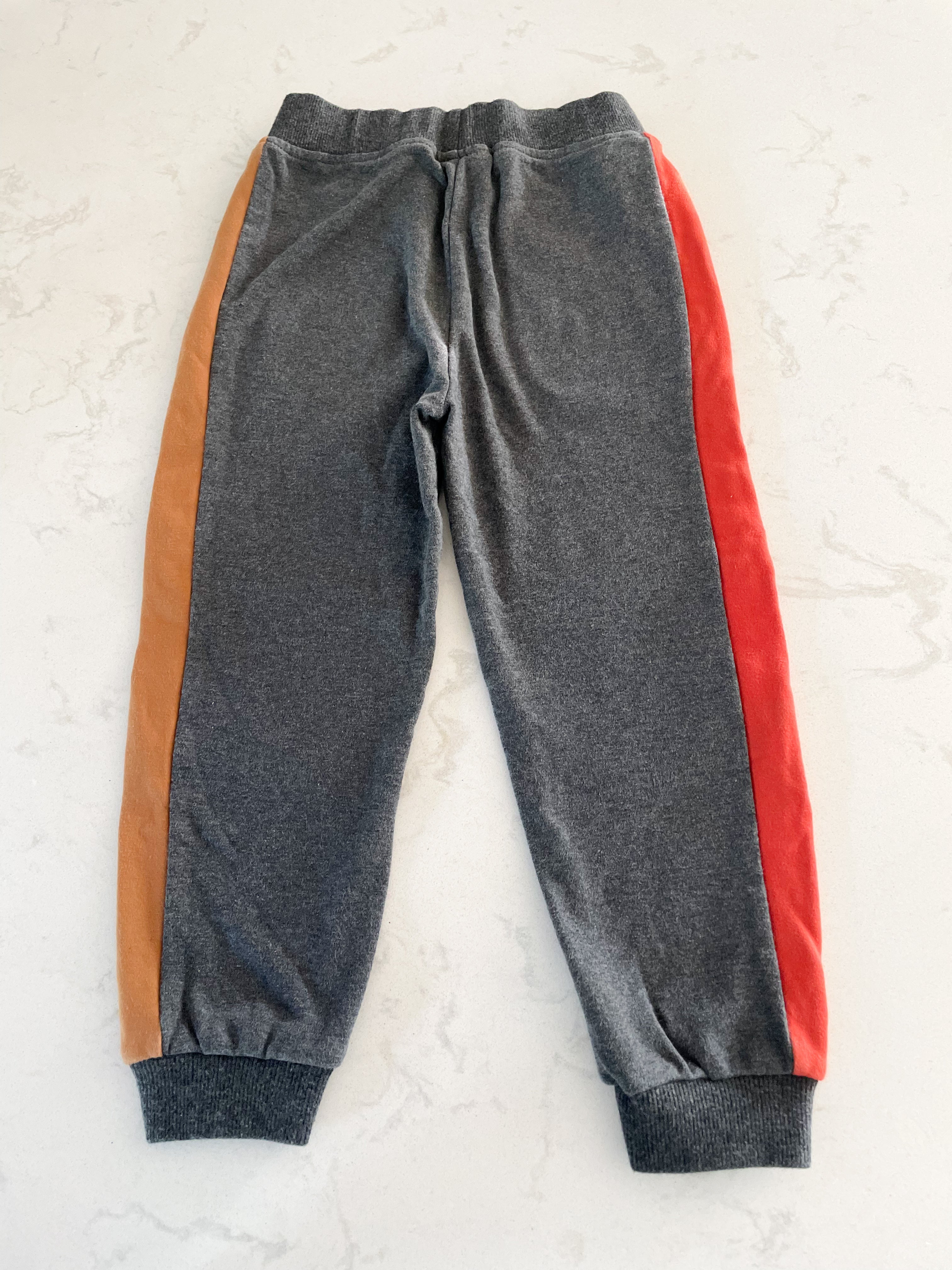 Deux par deux-6Y-GUC-grey swears with brown and red stripe