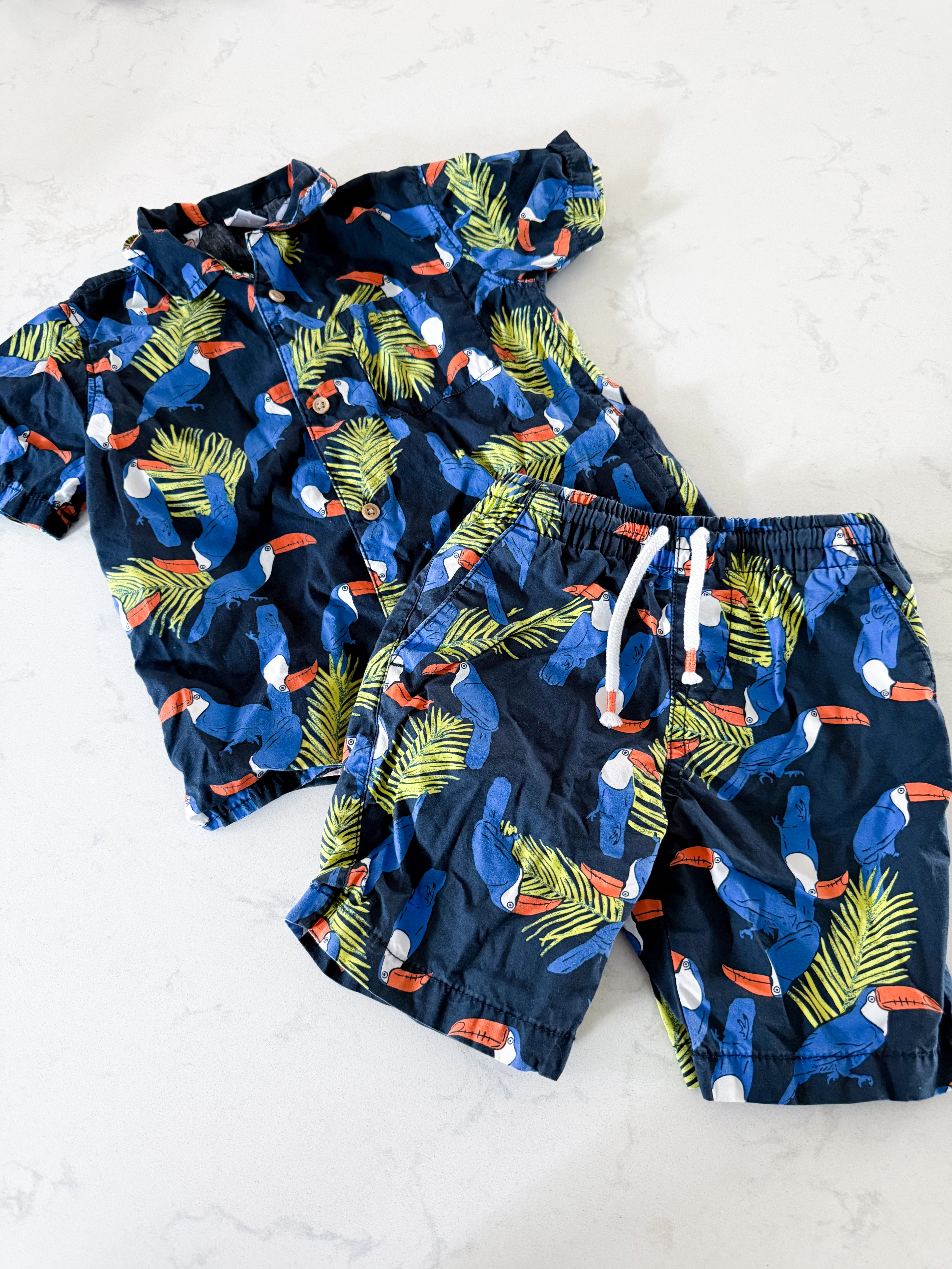 Joe Fresh- 4T- GUC- two piece set with toucan pattern