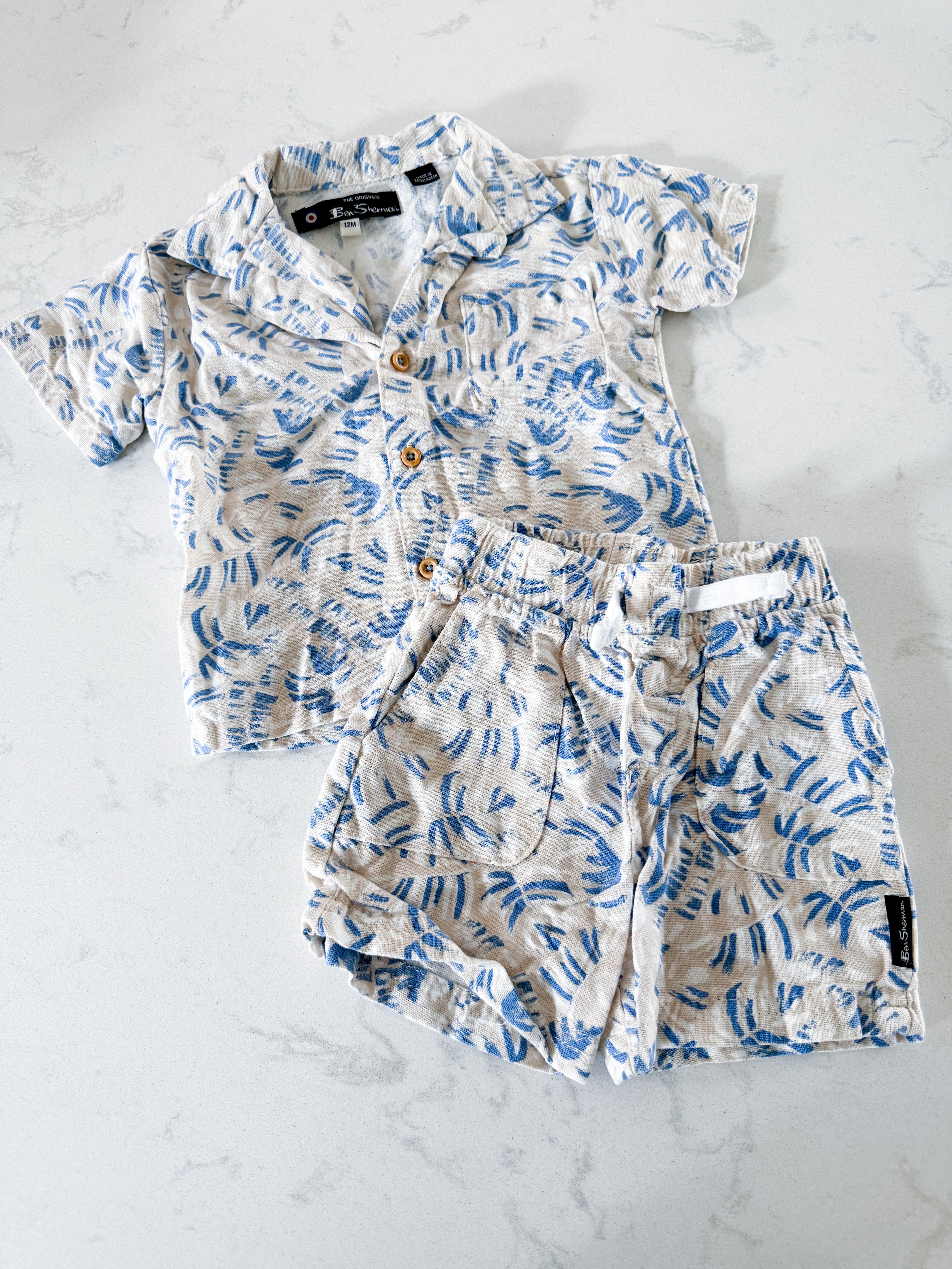 Ben Sherman- 12m- VGUC- beige two piece set with blue and white graphic pattern