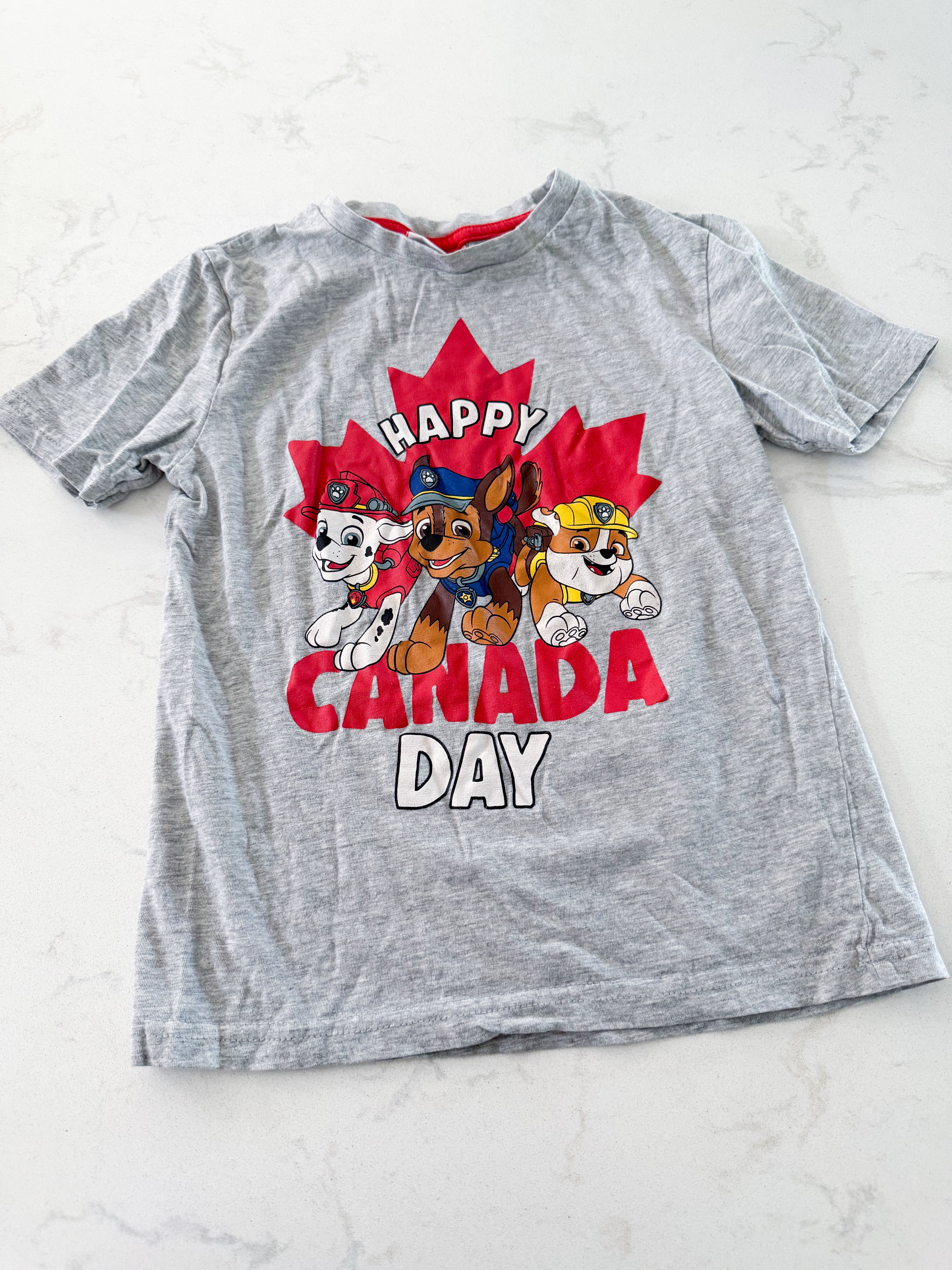 Nickelodeon- 5T- VGUC- grey Canada Day t shirt with paw patrol graphic on front
