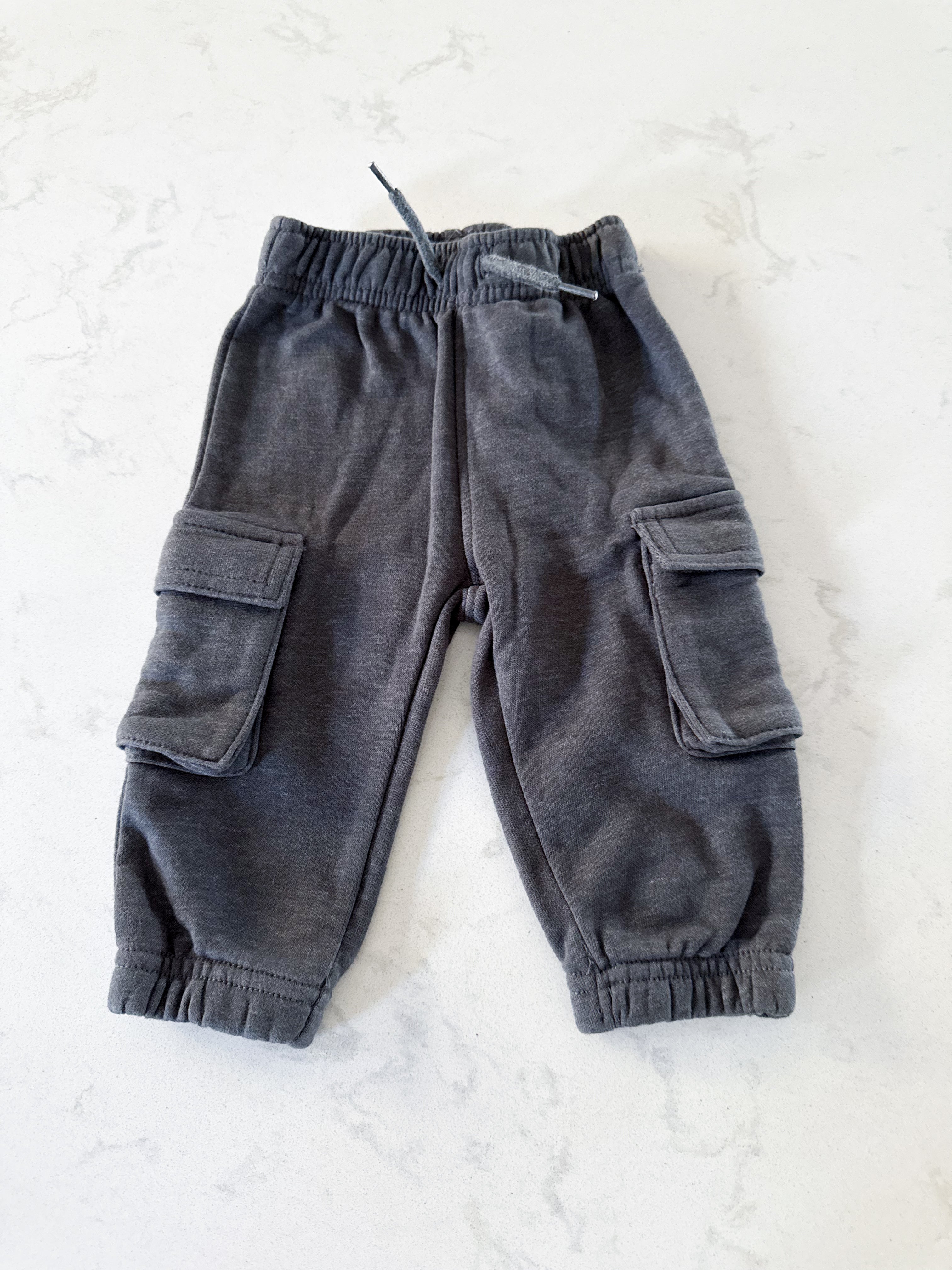 George- 3-6m- VGUC- dark grey cargo sweats