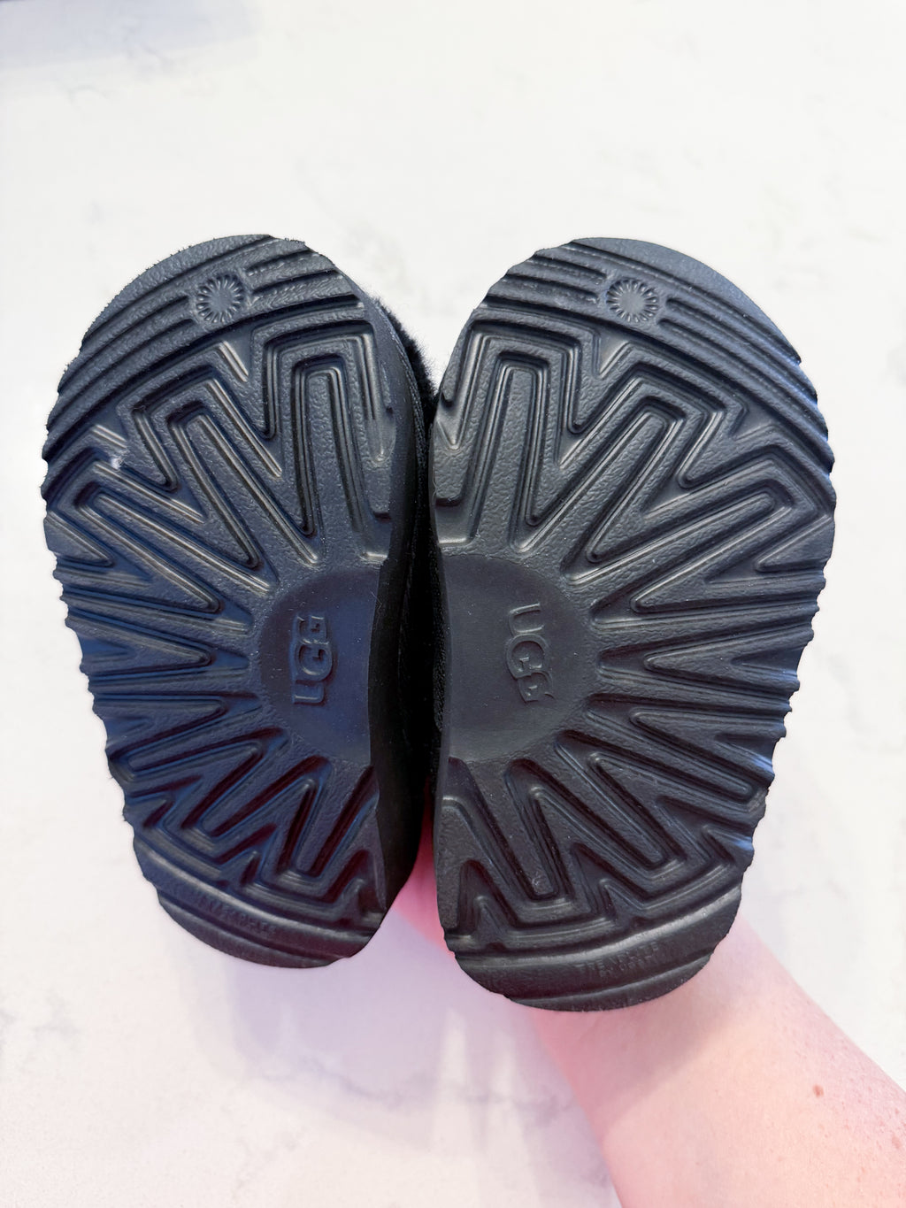 Uggs- 6C- BNWT- black fur slip on clogs with strap