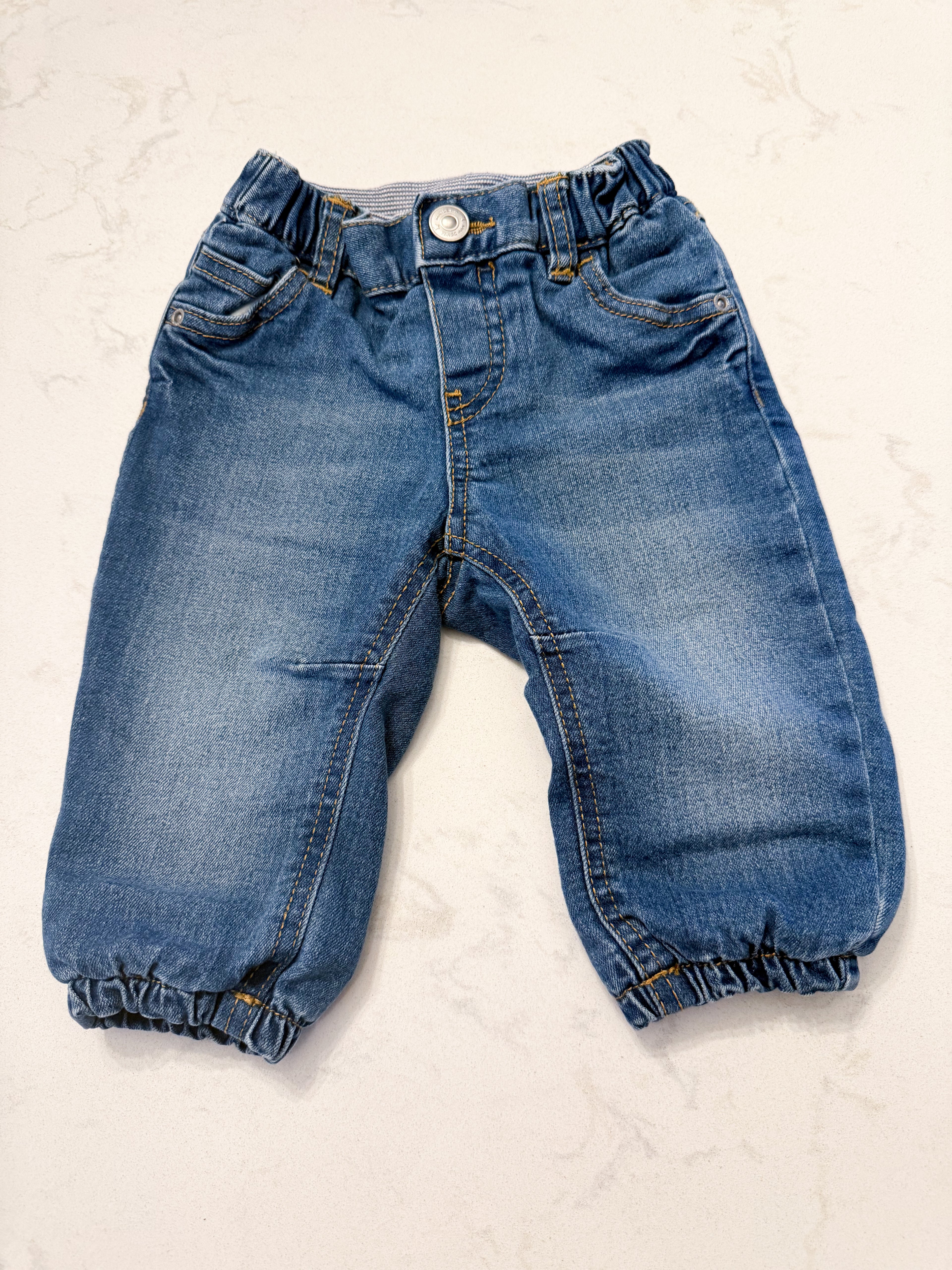 H&M- 4-6m- GUC- cotton lined jeans