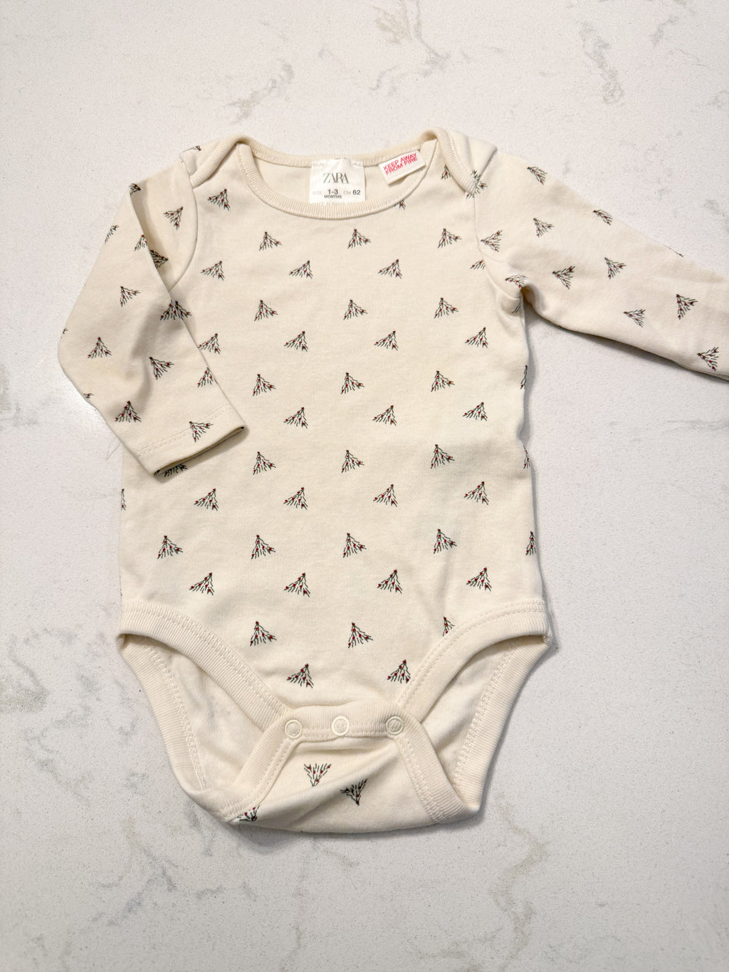 Zara- 1-3m- GUC- cream coloured bodysuit with minimalist trees