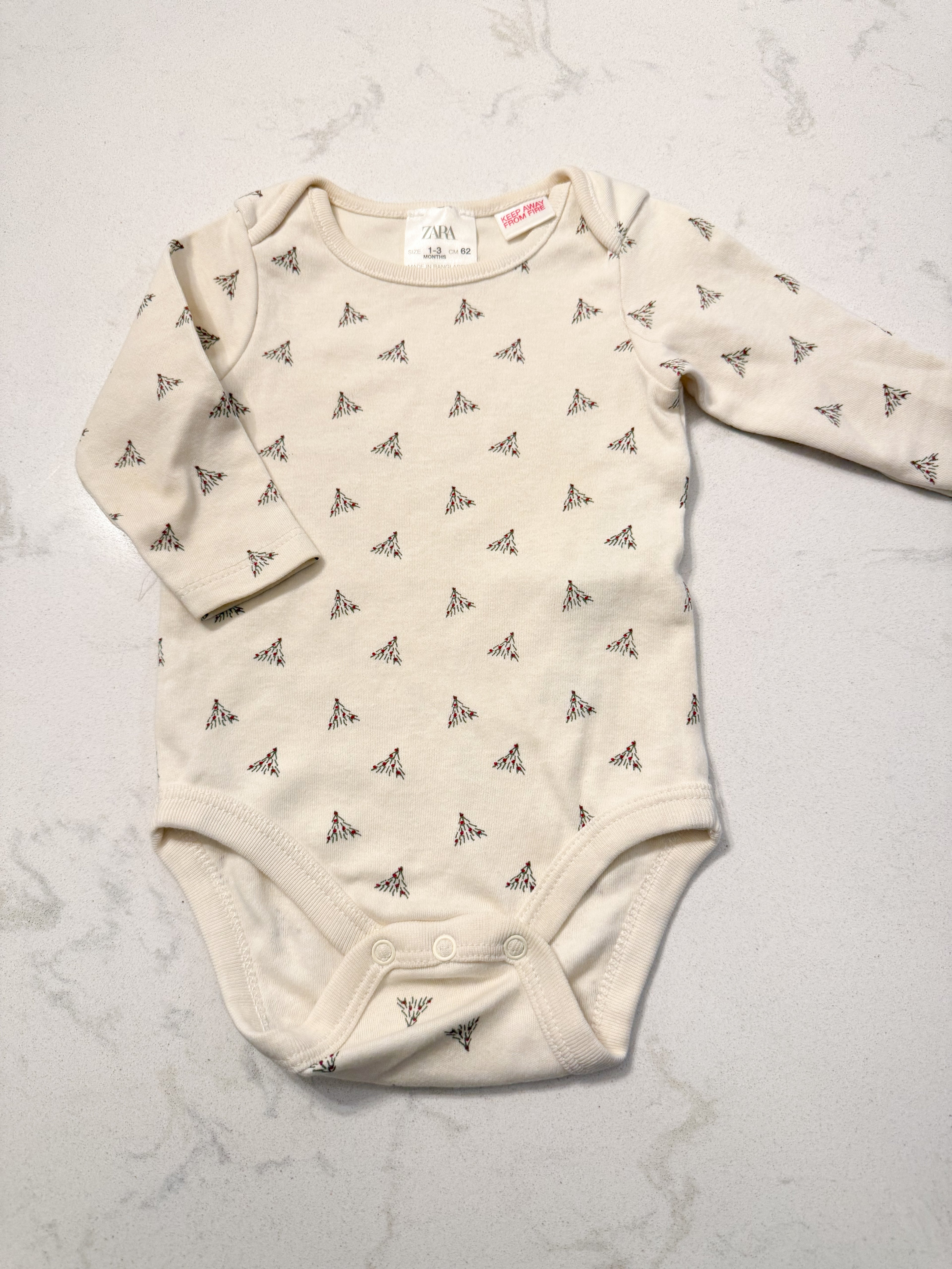 Zara- 1-3m- GUC- cream coloured bodysuit with minimalist trees