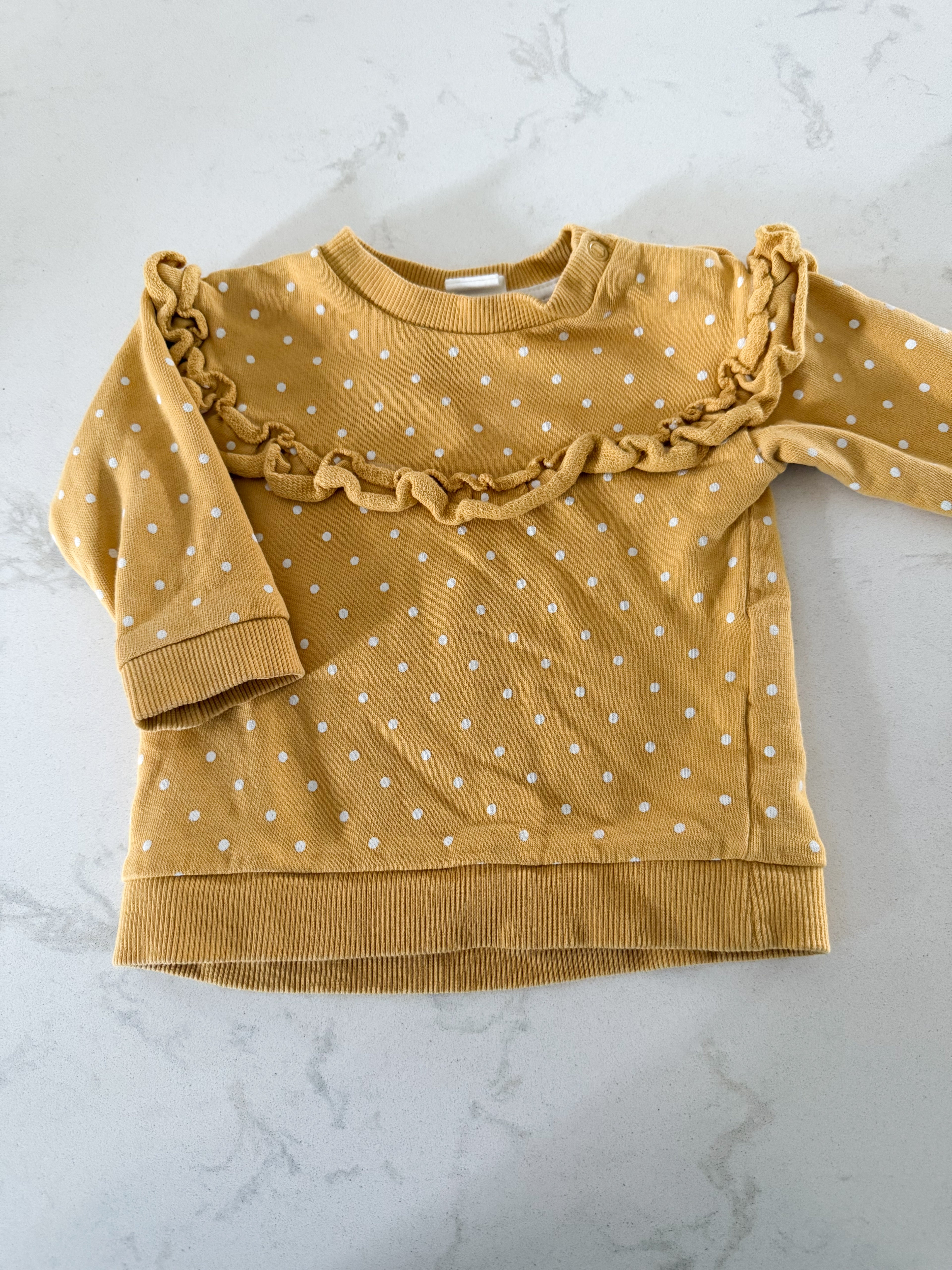 H&M- 6m- GUC- yellow with white polka dot ruffle crewneck