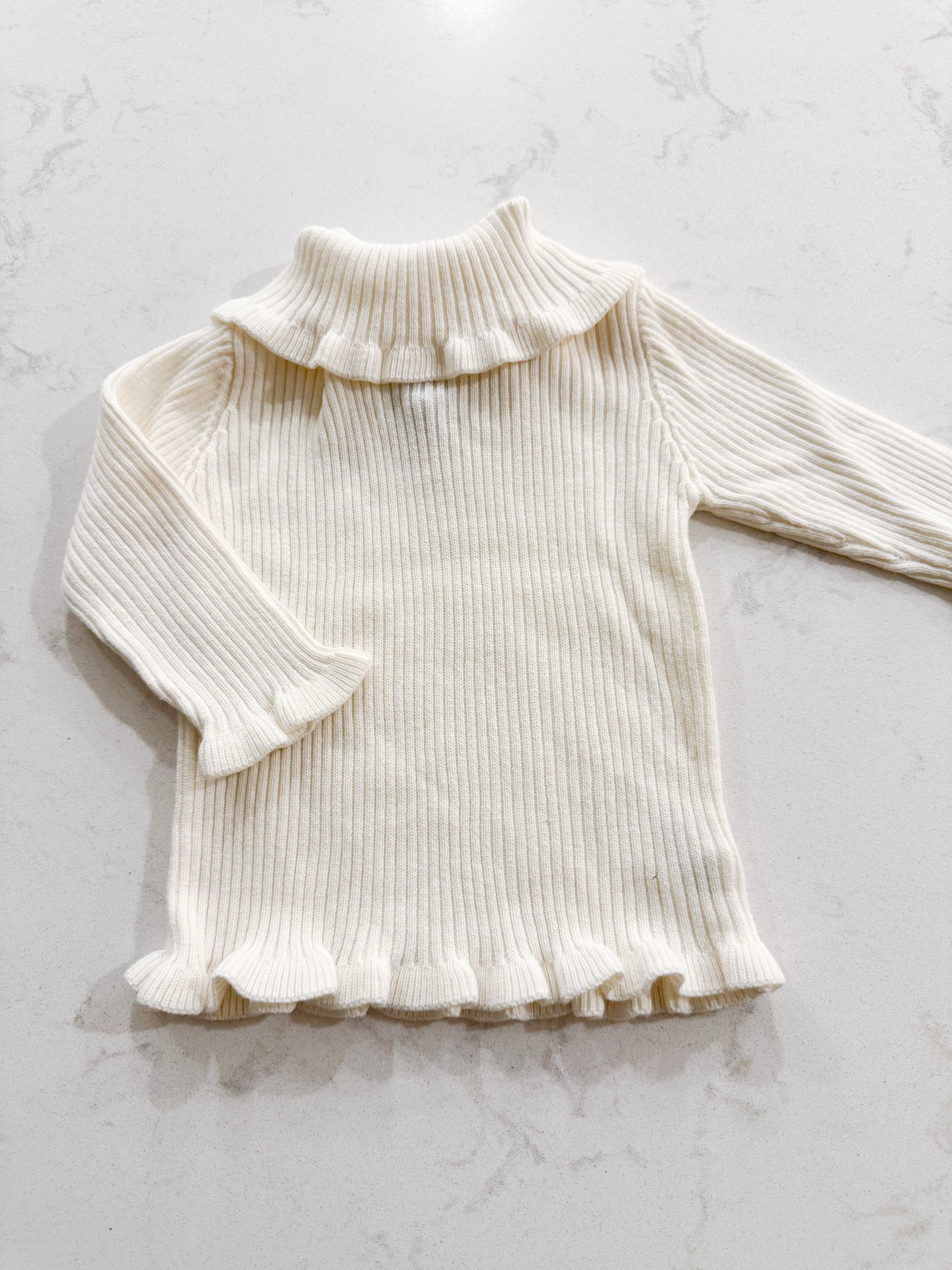 The Children’s Place- 6-12m- VGUC- white ribbed ruffle turtle neck