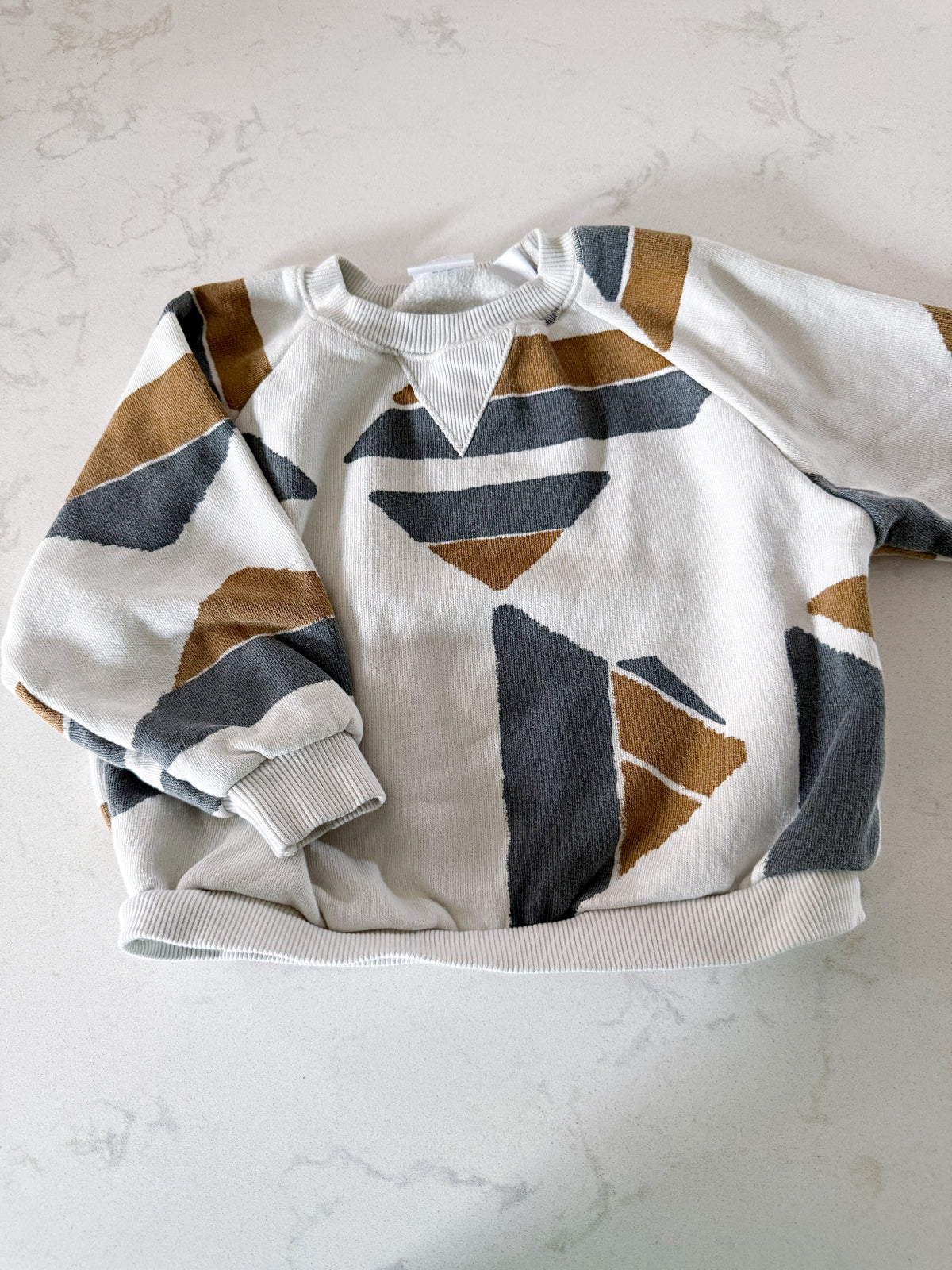 Zara- 3-4Y- GUC- cream coloured crewneck with brown and grey geometric shapes