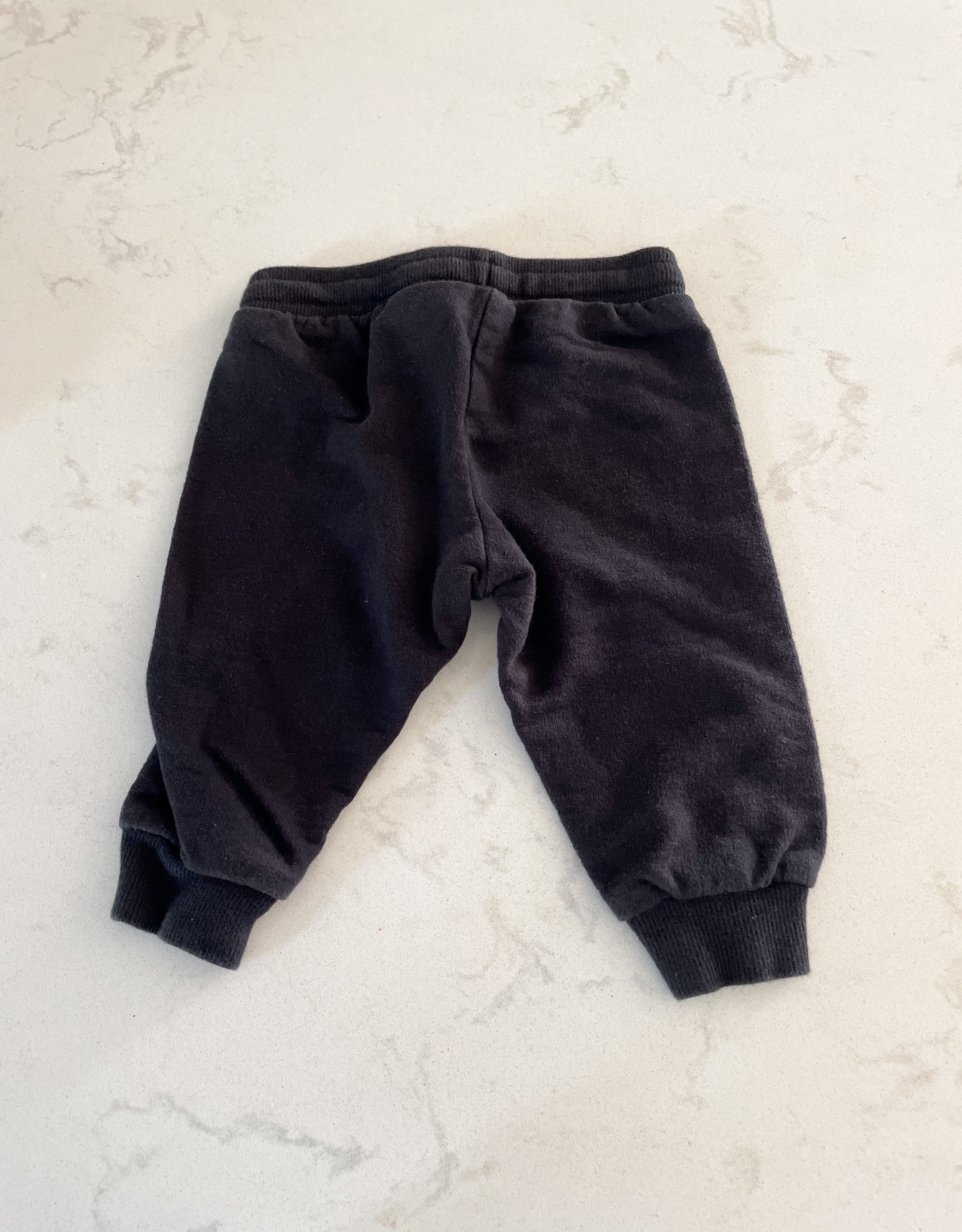 H&M-4-6m-GUC-black sweats