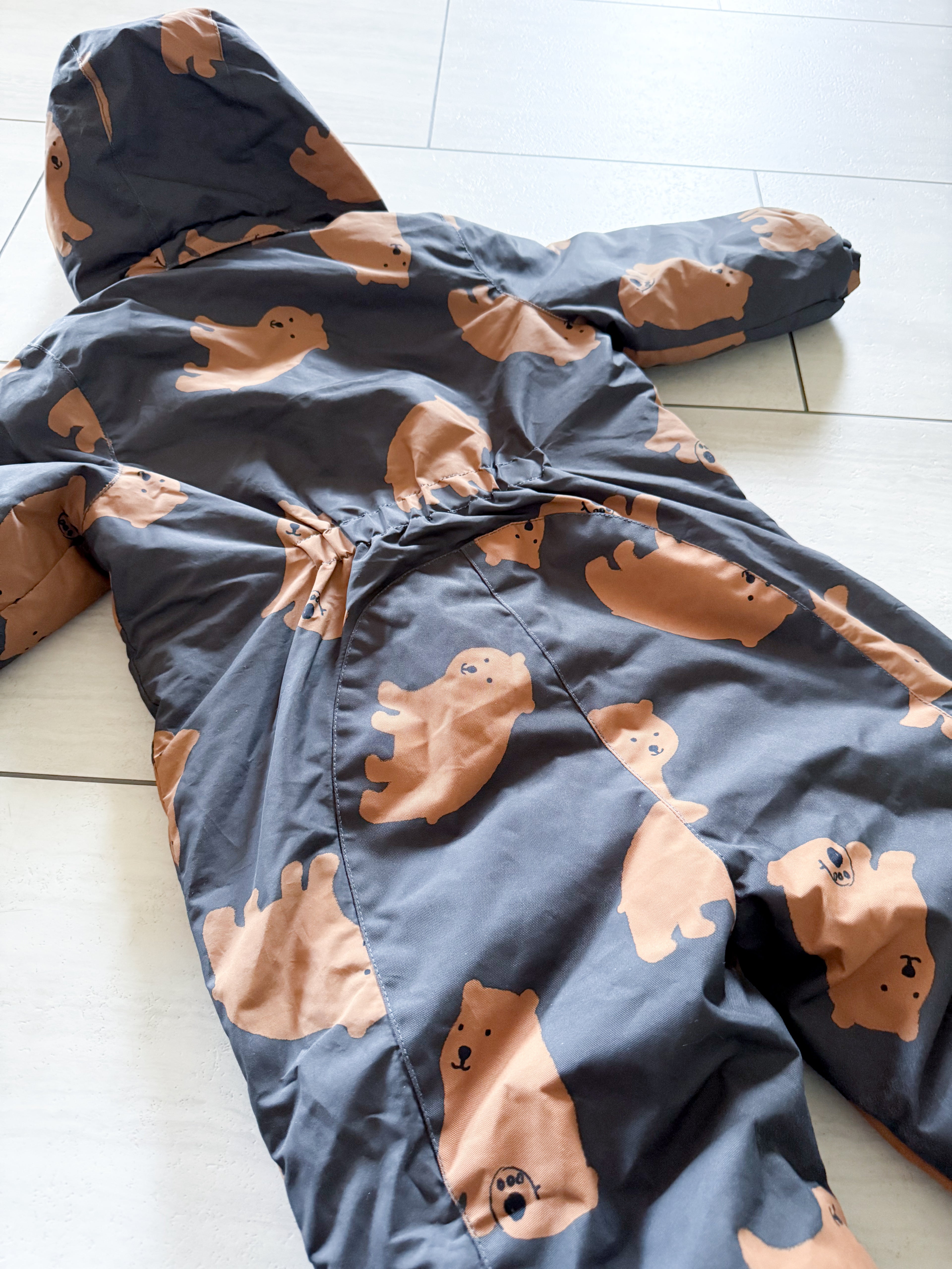 H&M- 2T- VGUC- Grey Snow suit with brown bears