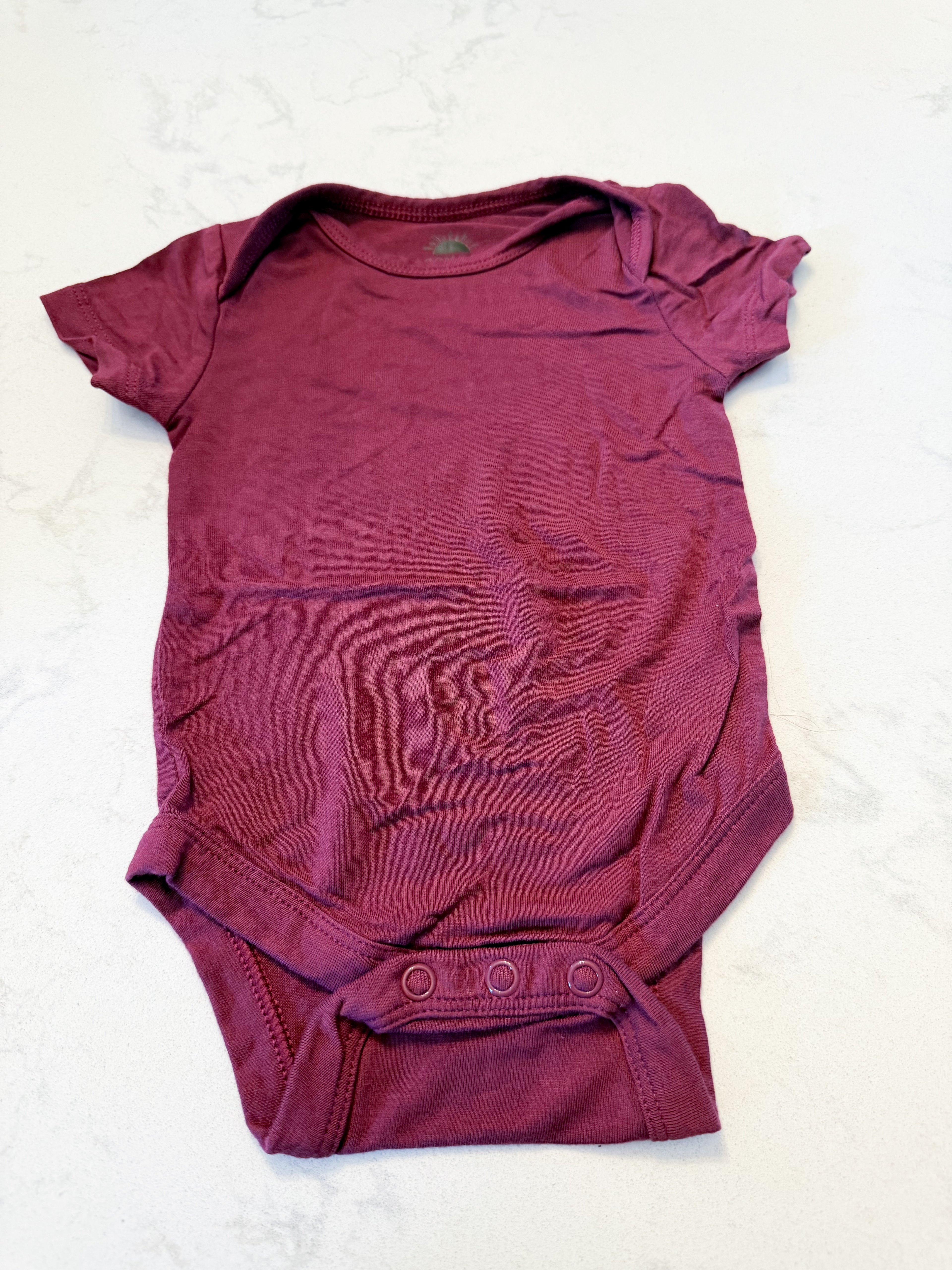 Ploom Baby- 3-6m- VGUC- burgundy short sleeve bamboo bodysuit