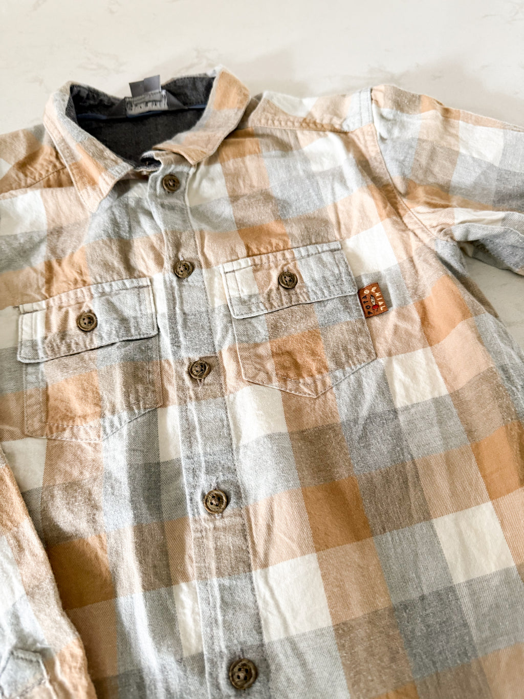 Souris Mini- 8Y- GUC- beige white and grey plaid button up shirt