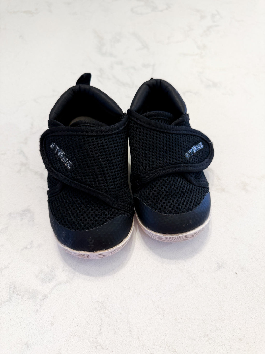 Stonz- 12-18m- GUC- black slip on shoes