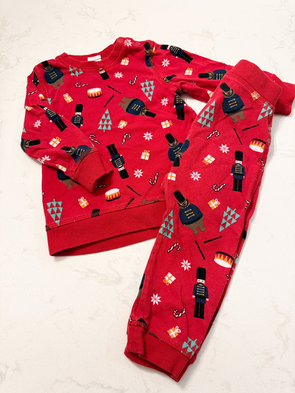 H&M- 12-18m- VGUC- red two piece nutcracker sweat set
