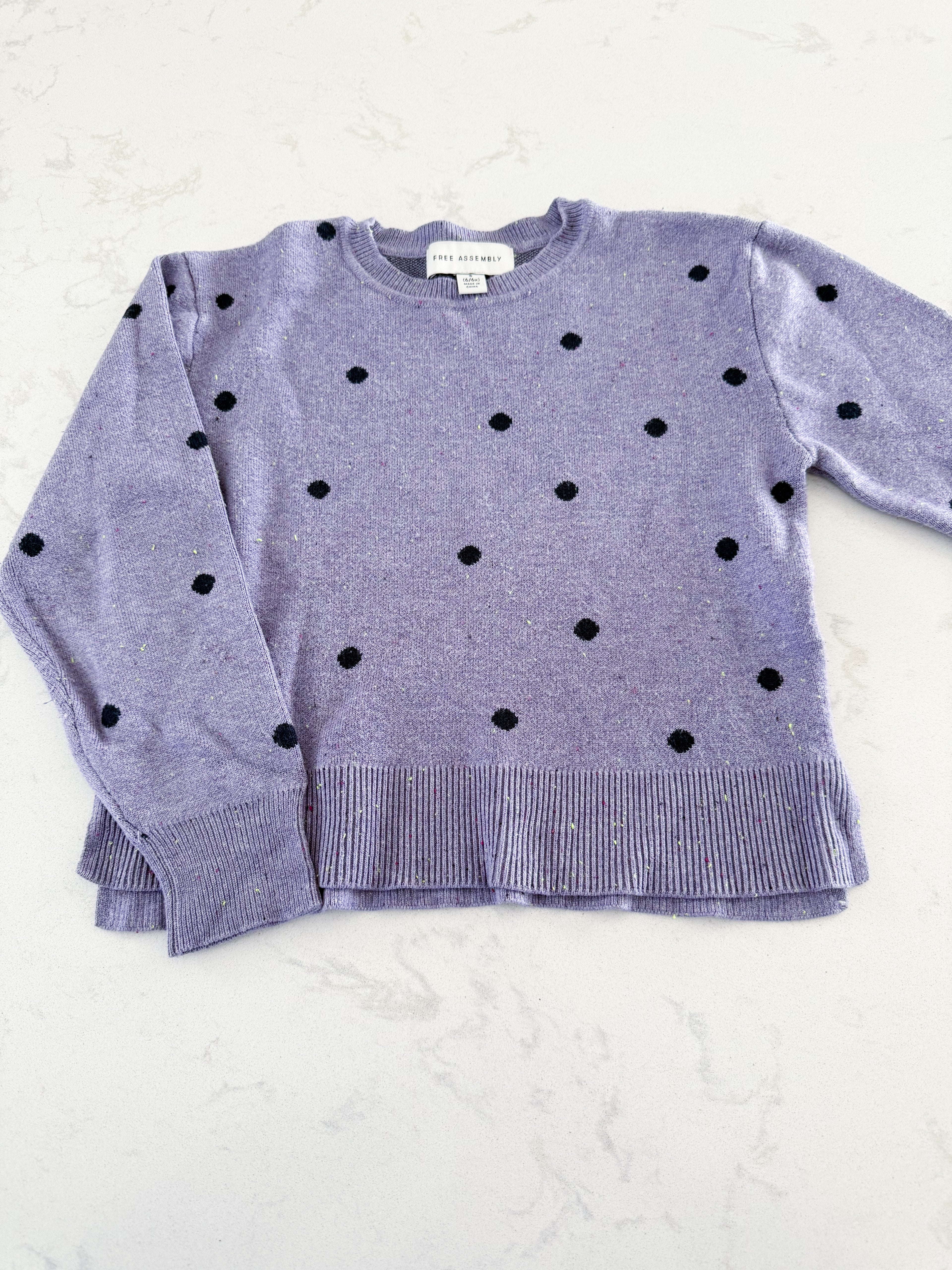 Free Assembly- 6Y- VGUC- knit purple sweater with polka dots