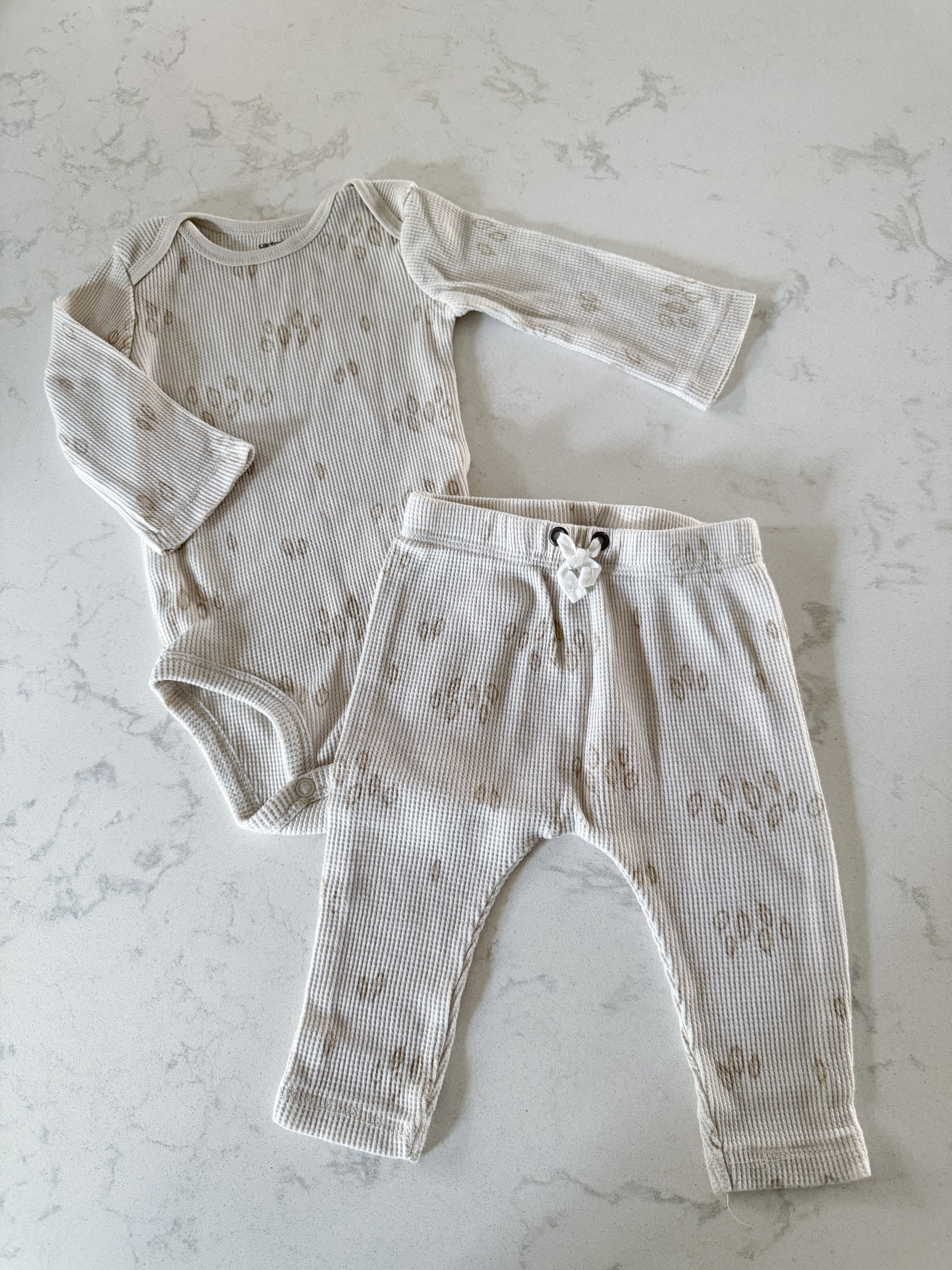 Carter’s-6m- VGUC- cream waffle knit two piece set with beige leaves