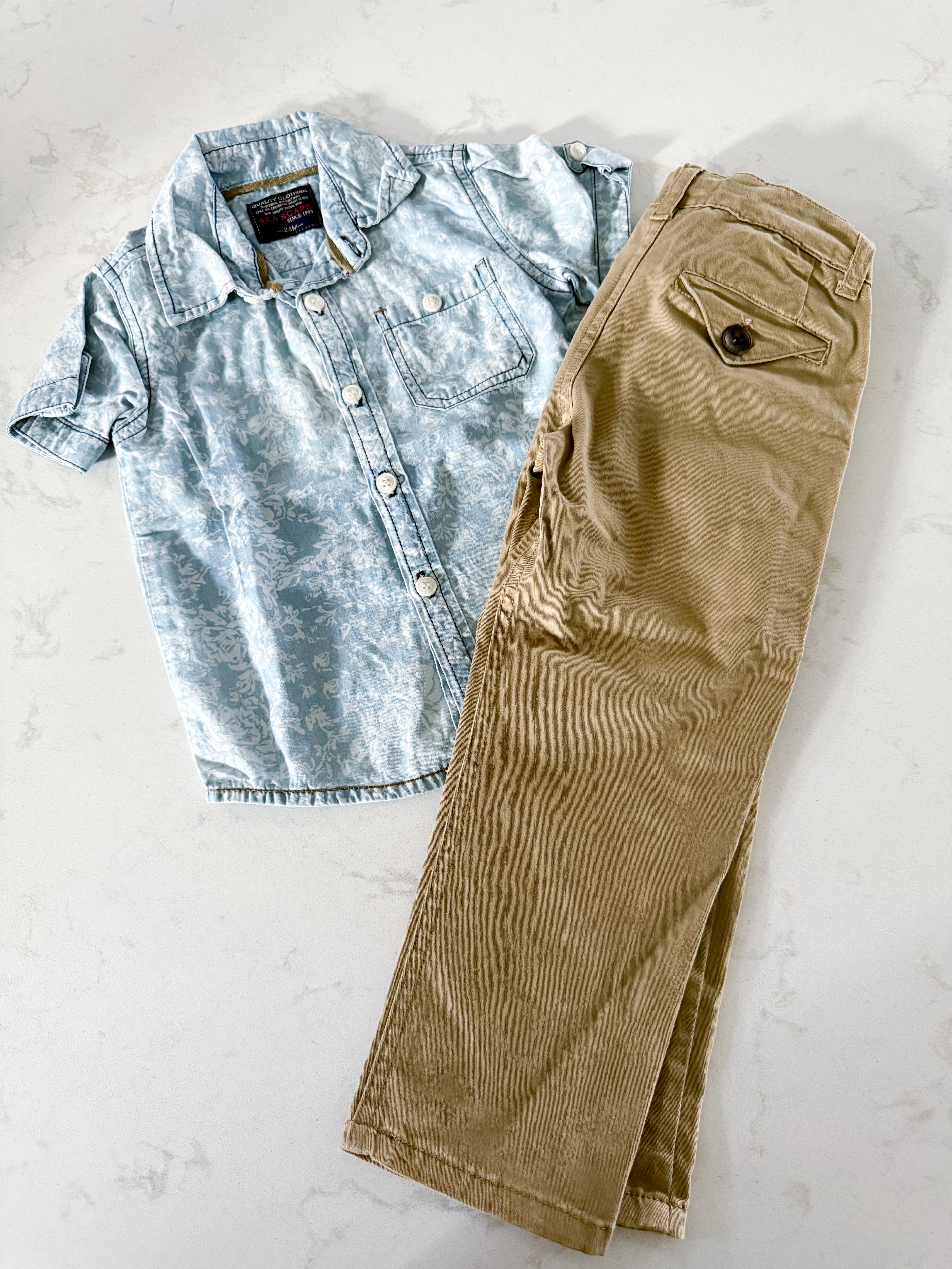 Seascape- fits 3T- VGUC- short sleeve button up blue shirt with khaki pants