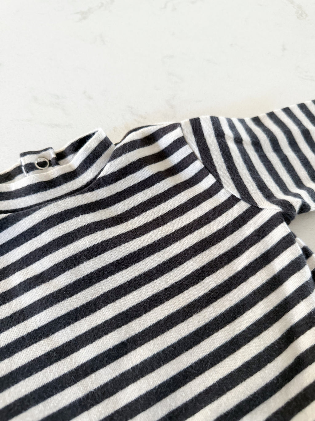 Zara- 6-9m- GUC- dark grey and white striped long sleeve turtle neck