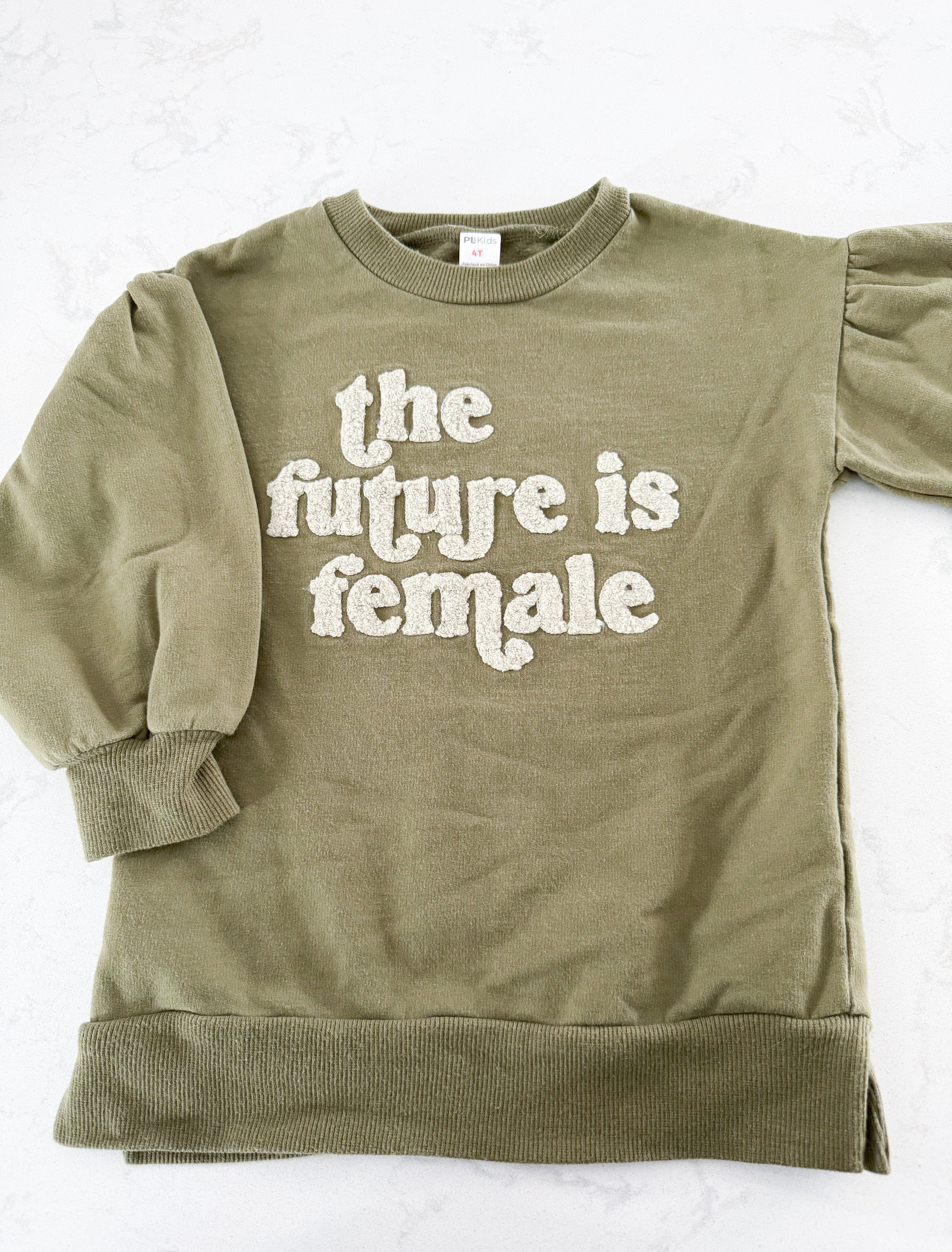 PL Kids- 4T- VGUC- olive Green wide sleeve sweater with Terry towel « future is female »
