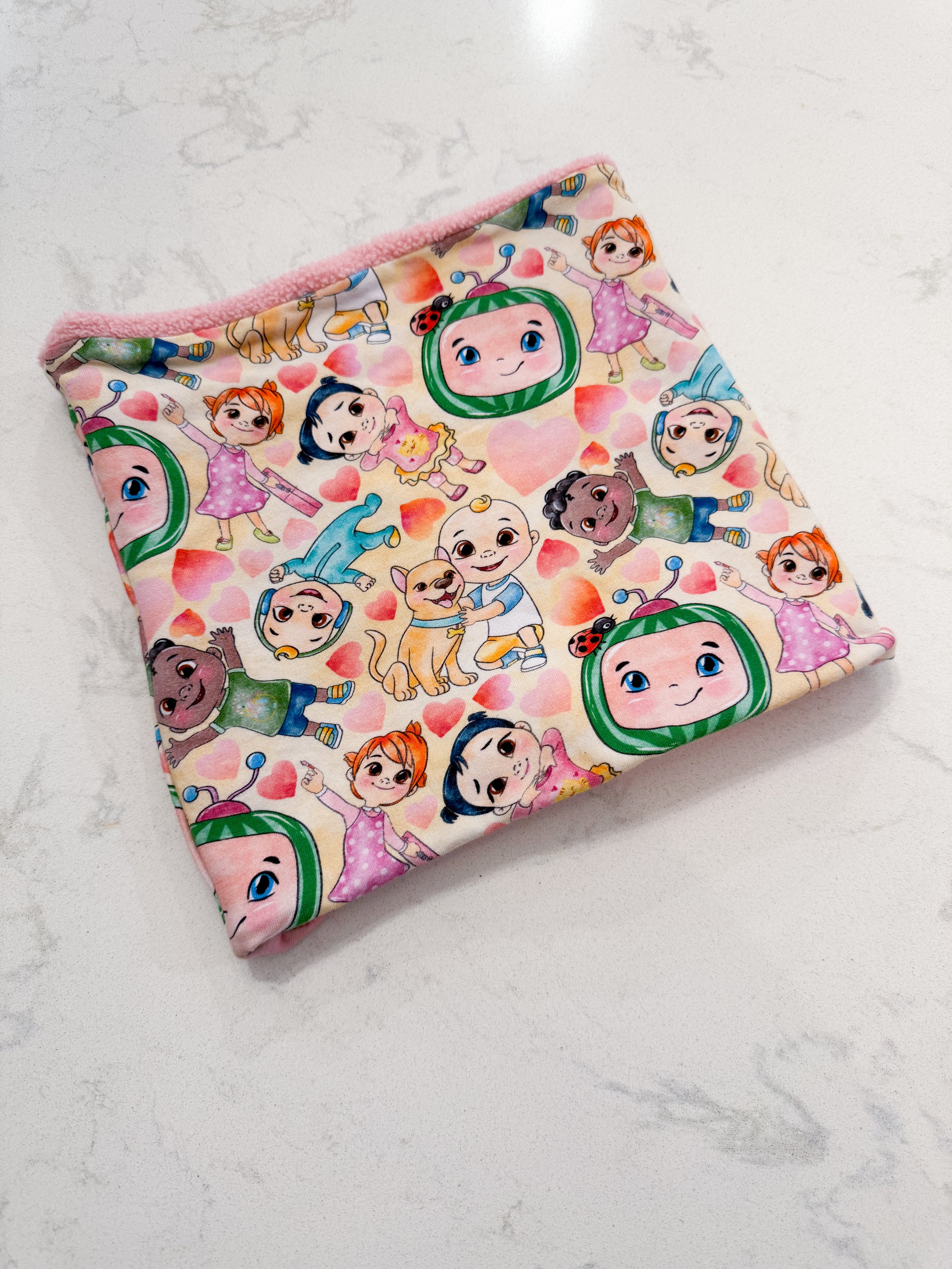 Smallshop- toddler size- VGUC- Cocomelon fleece lined neck warmer