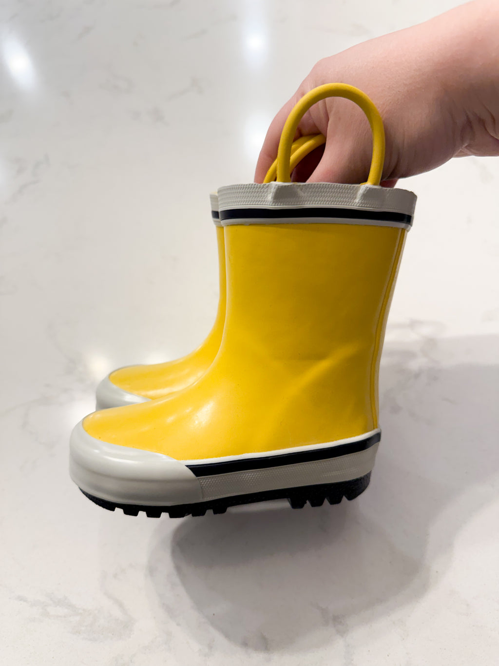 Joe Fresh- 5C- VGUC- yellow rain boots with pull on straps