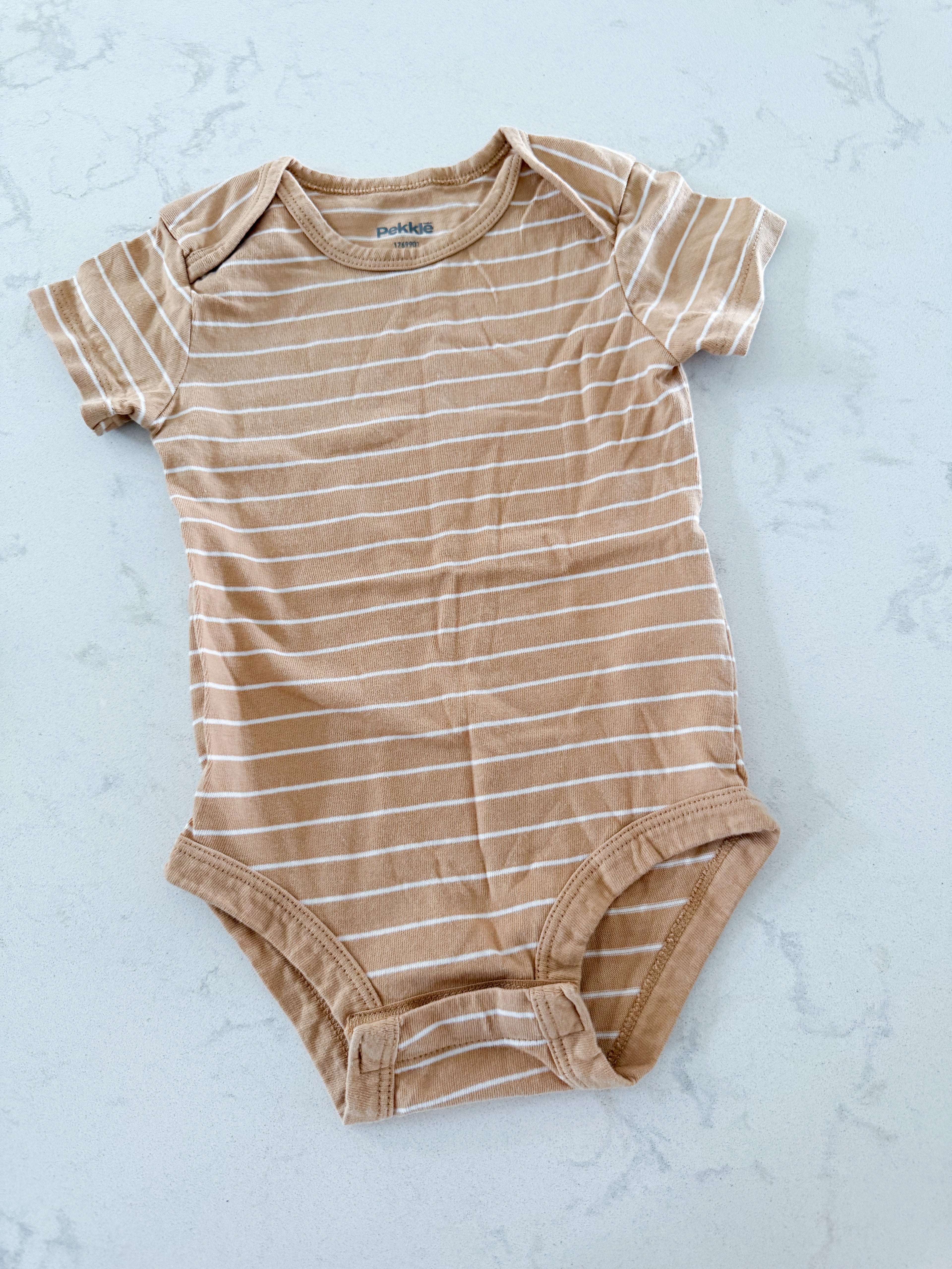 Pekkle- 12m- GUC- tan short sleeve bodysuit with thin white stripes