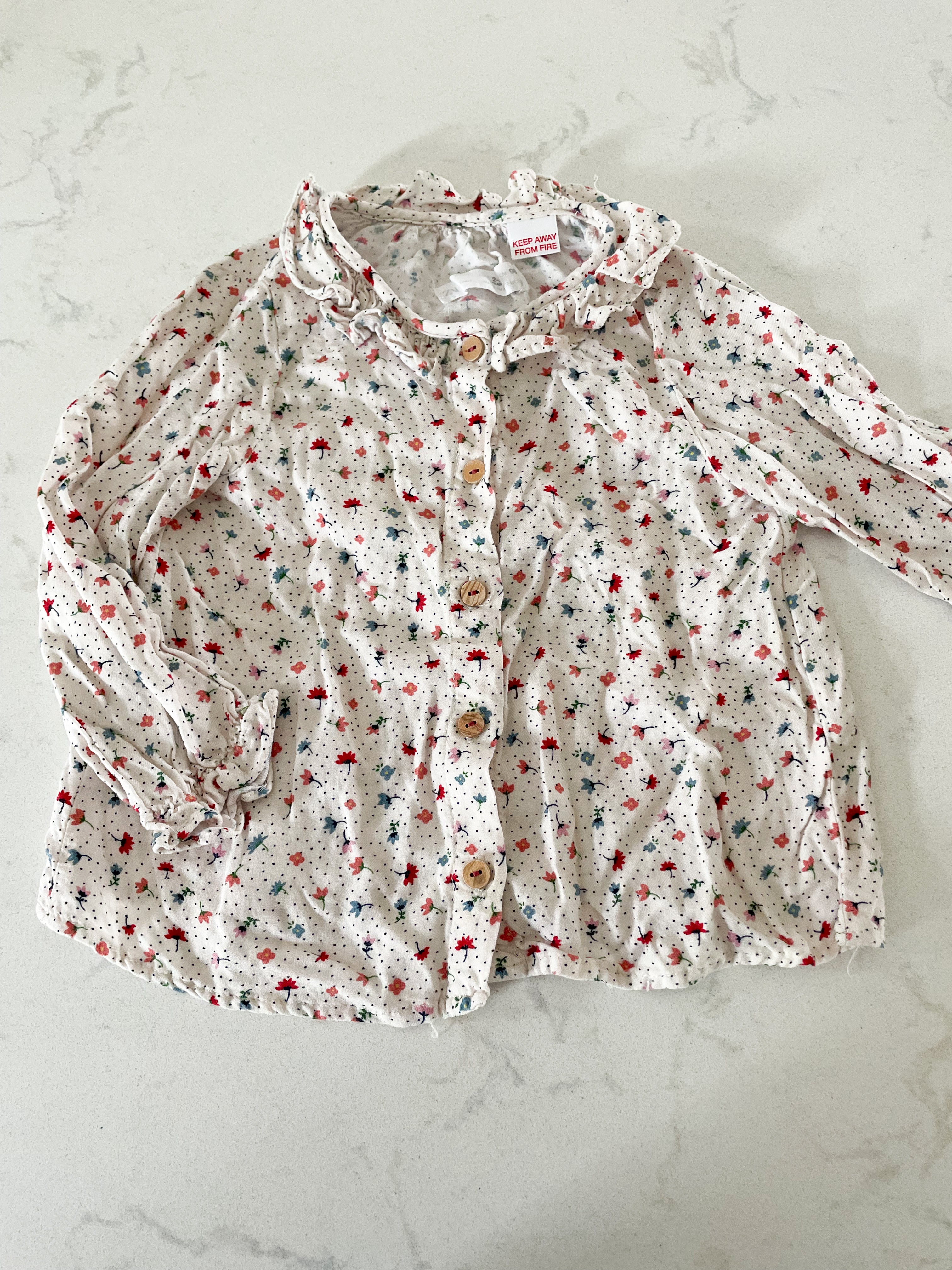 Zara-2-3Y-GUC-cream coloured blouse with floral and dots