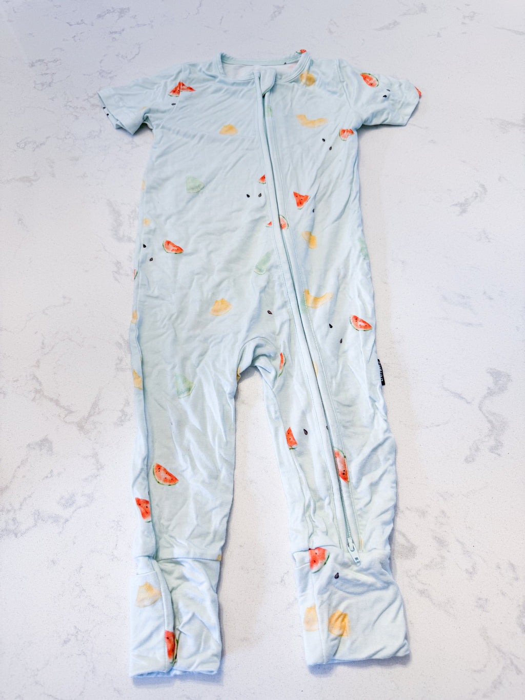 Belan J.- 12-18m- VGUC- light mint green short sleeve romper with minimalist fruit pattern