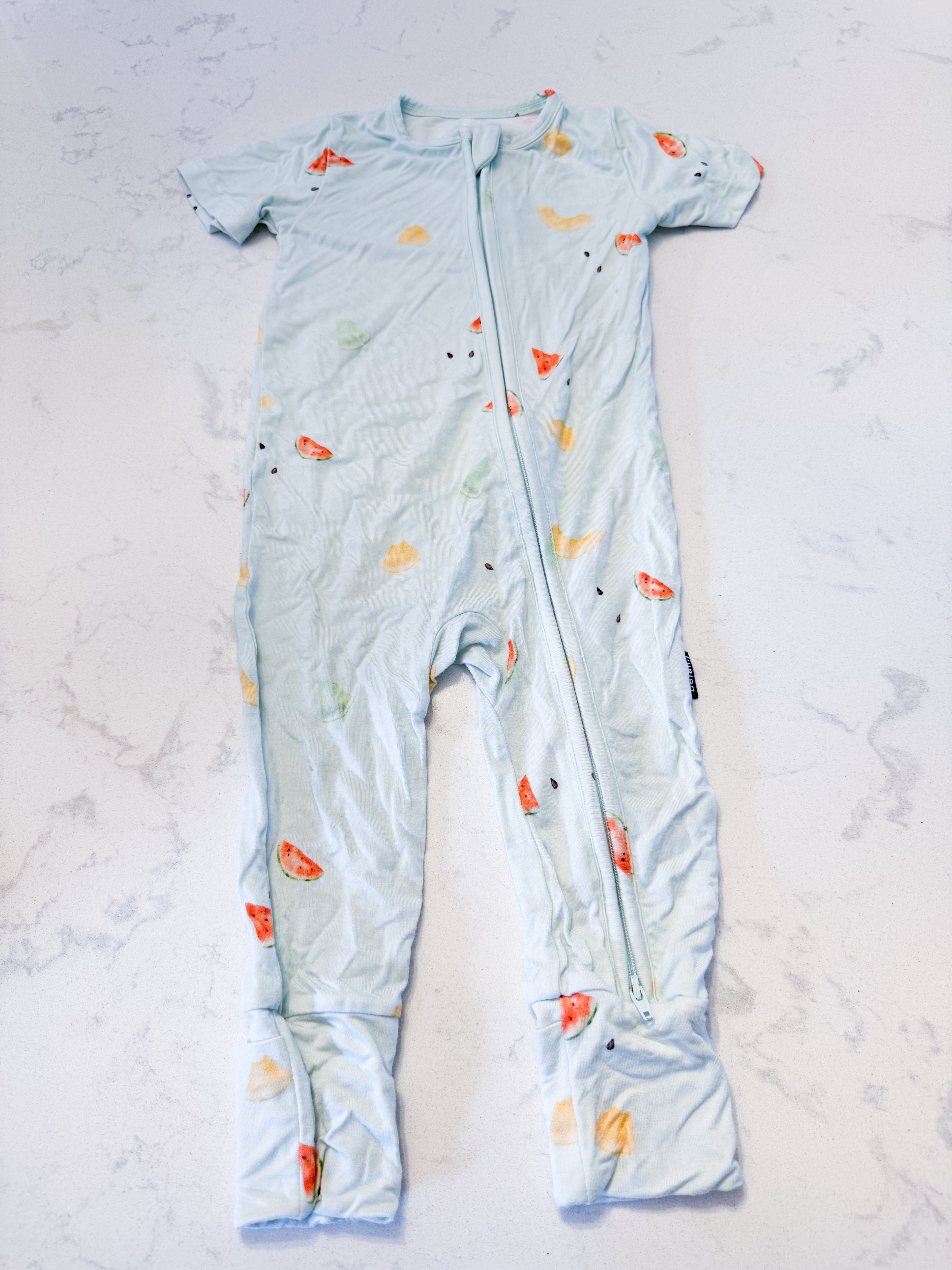 Belan J.- 12-18m- VGUC- light mint green short sleeve romper with minimalist fruit pattern