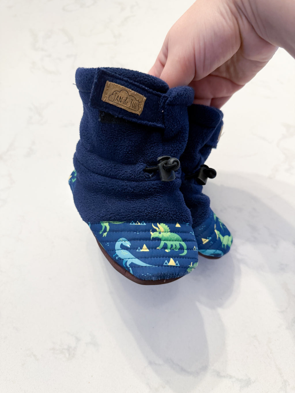 Jan and Jul- M (12-18)- GUC- cloth booties