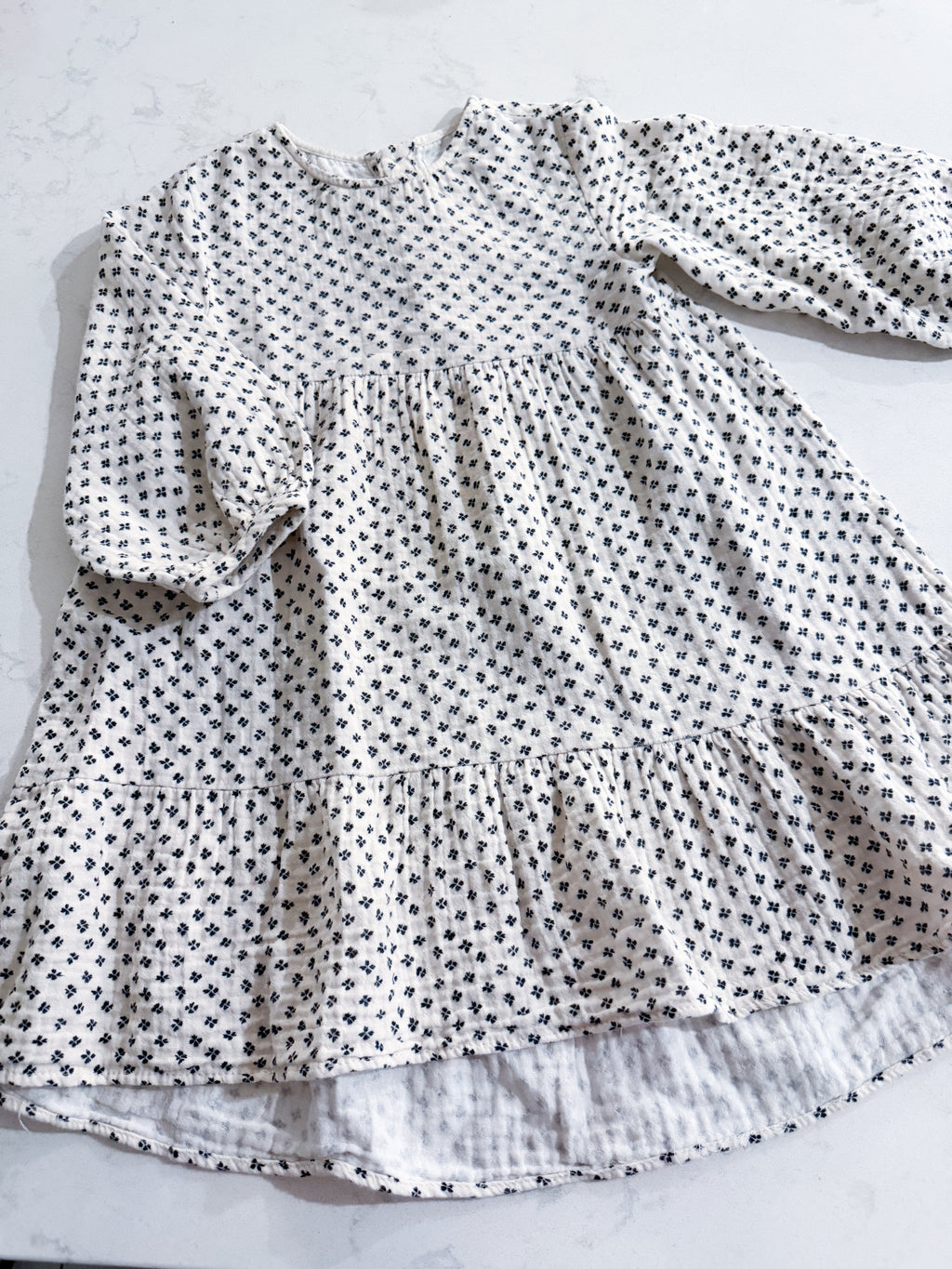 Zara- 3-4Y- VGUC- beige dress with speckle pattern