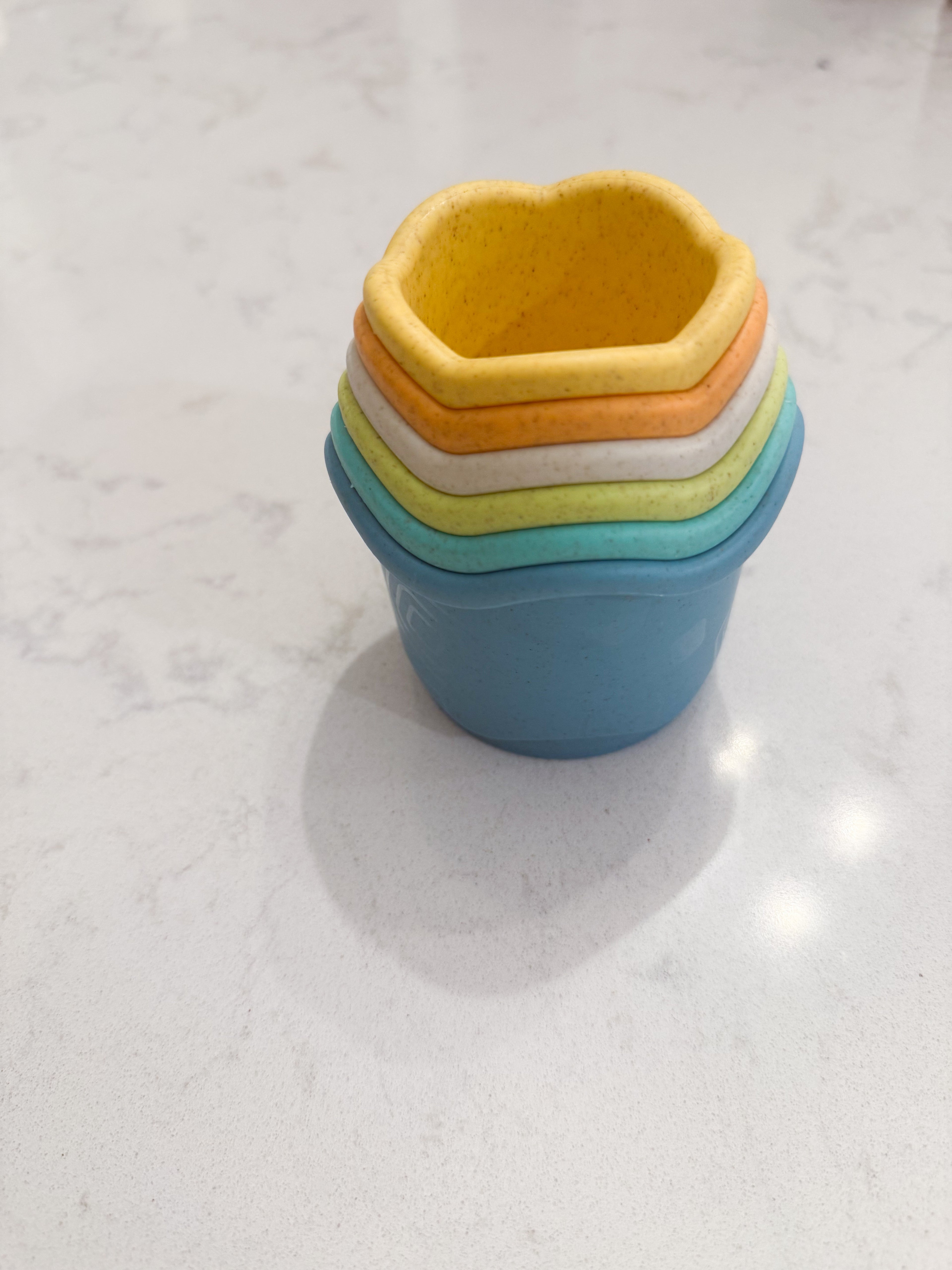 Stackable cups- VGUC