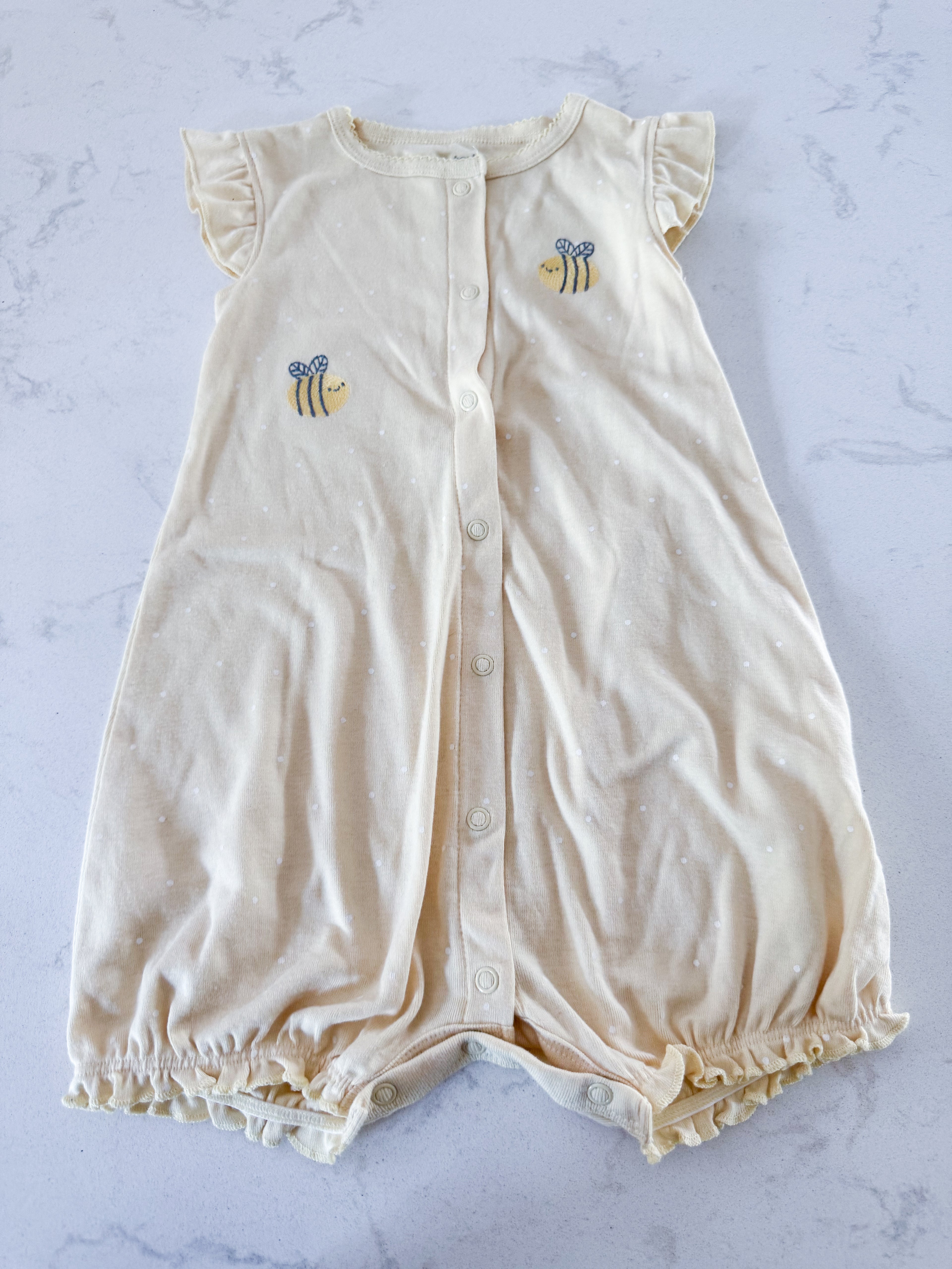 Carters- 24m- VGUC- light yellow shortie jammies with embroidered bees