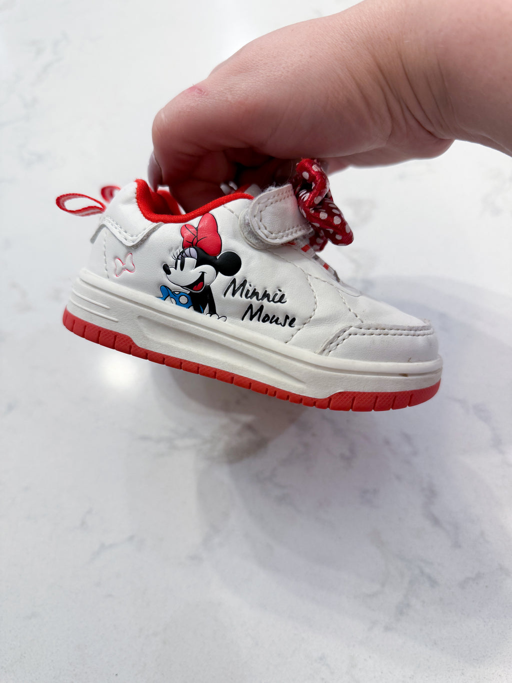 Disney Baby- 4C- GUC- white Velcro Minnie shoes with bow