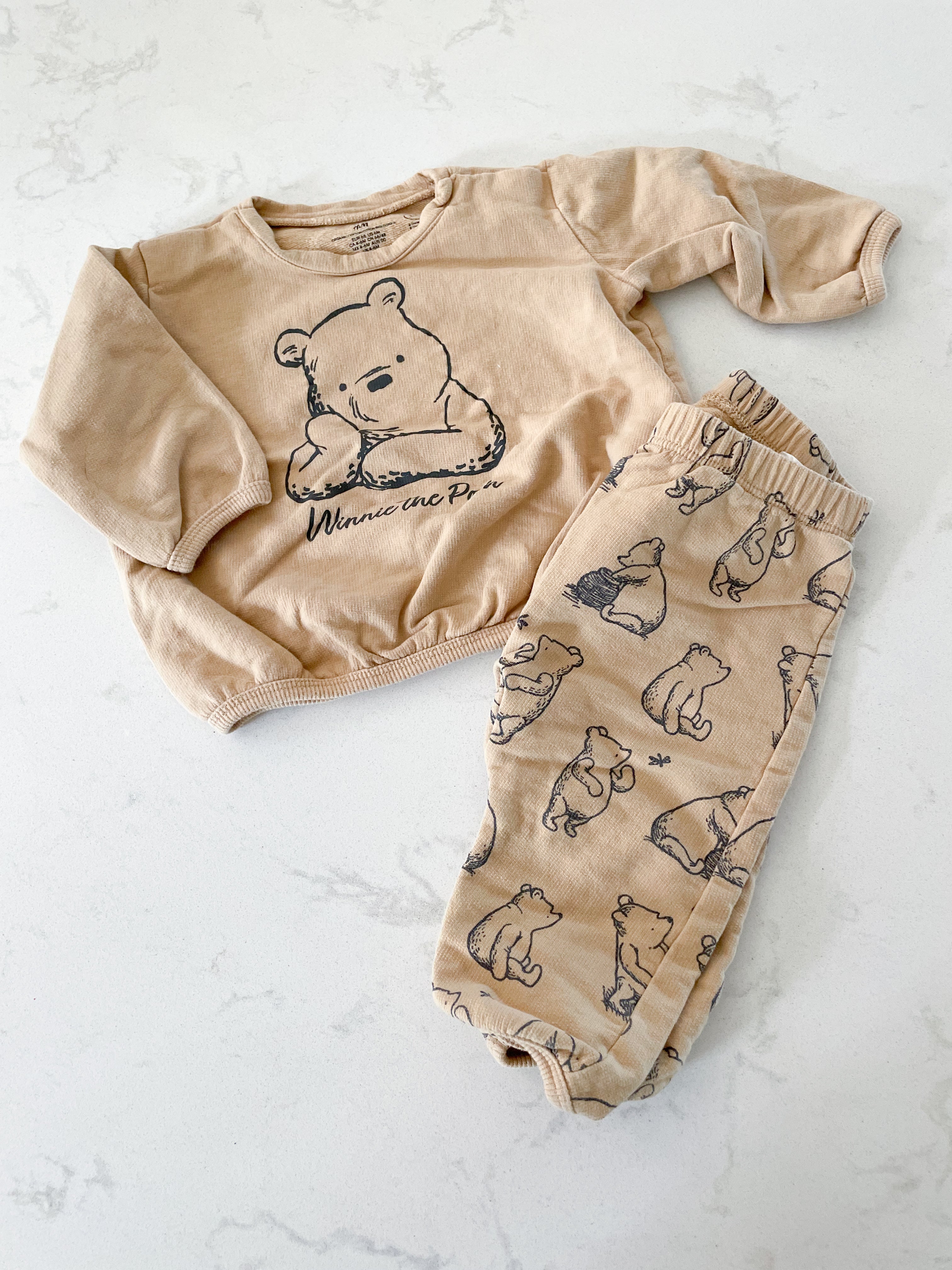 H&M-4-6m-VGUC- beige two piece sweat set Winnie the Pooh