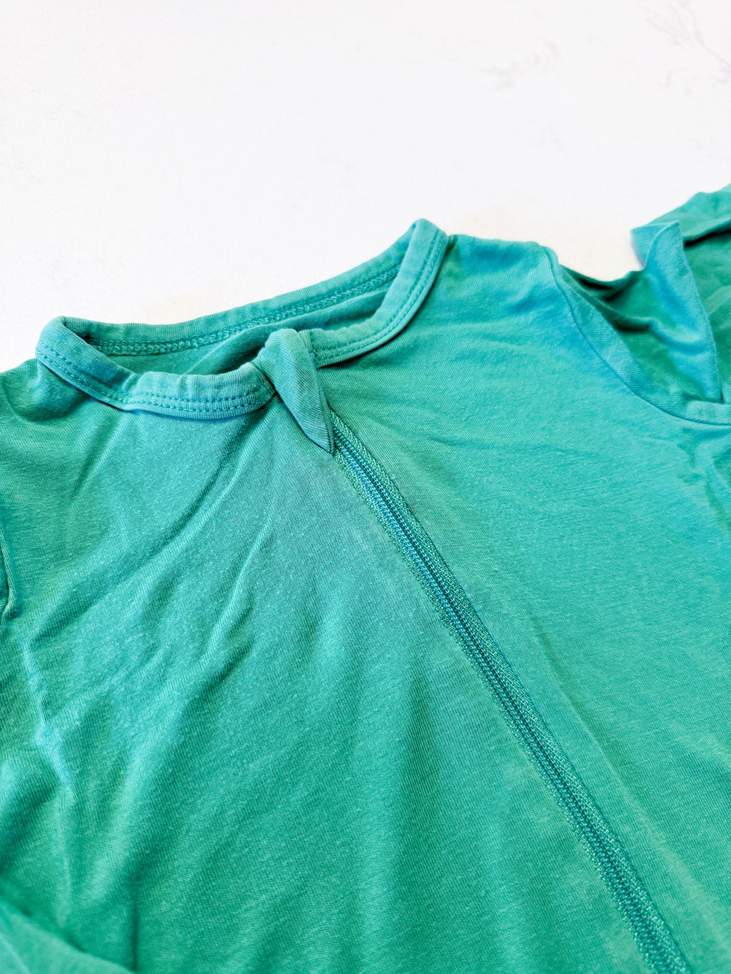 Kyte Baby- 12-18m- GUC- bright green zip up bamboo footie pajamas