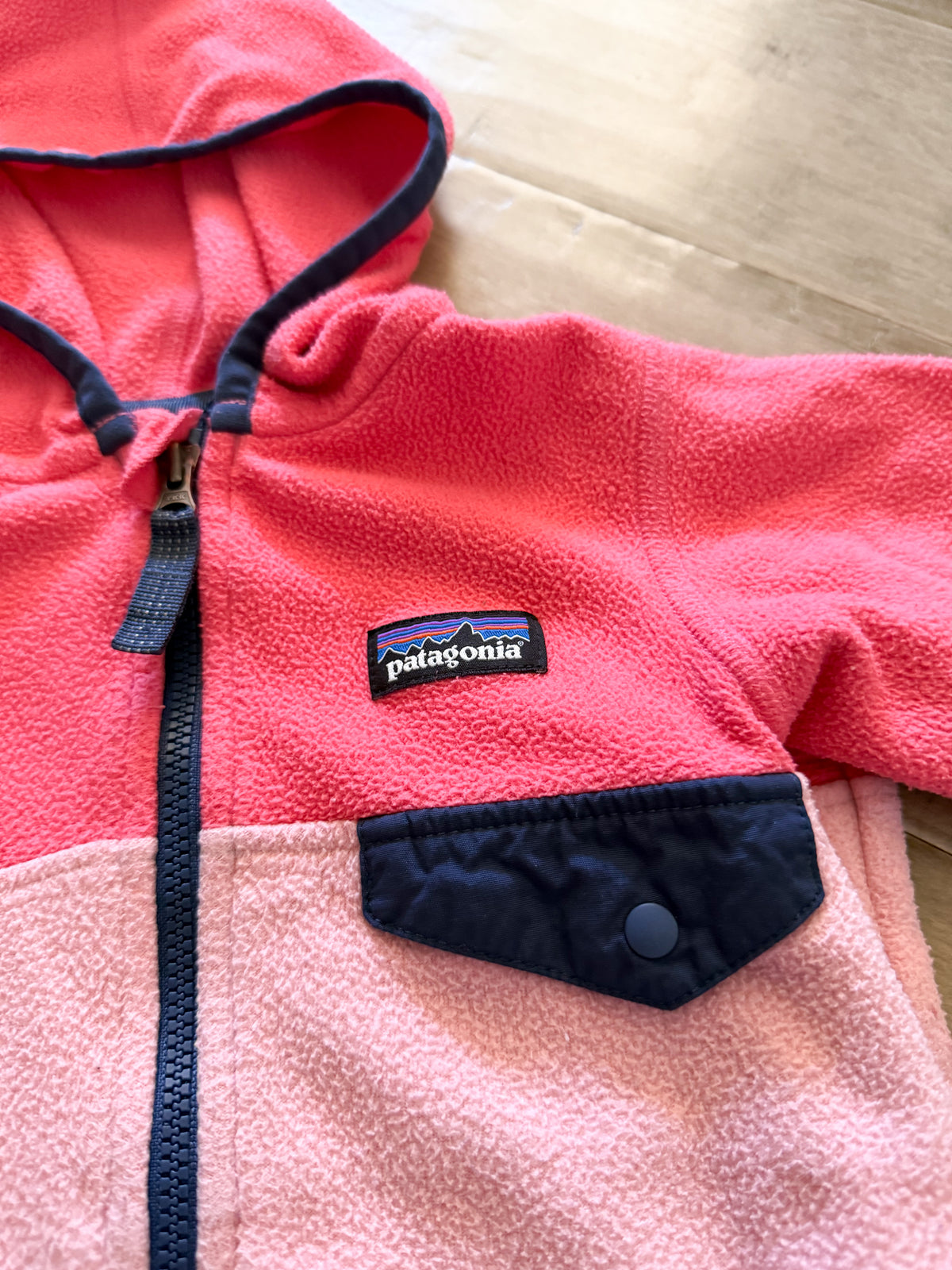 Patagonia- 12-18m- PLAY- pink fleece zip up