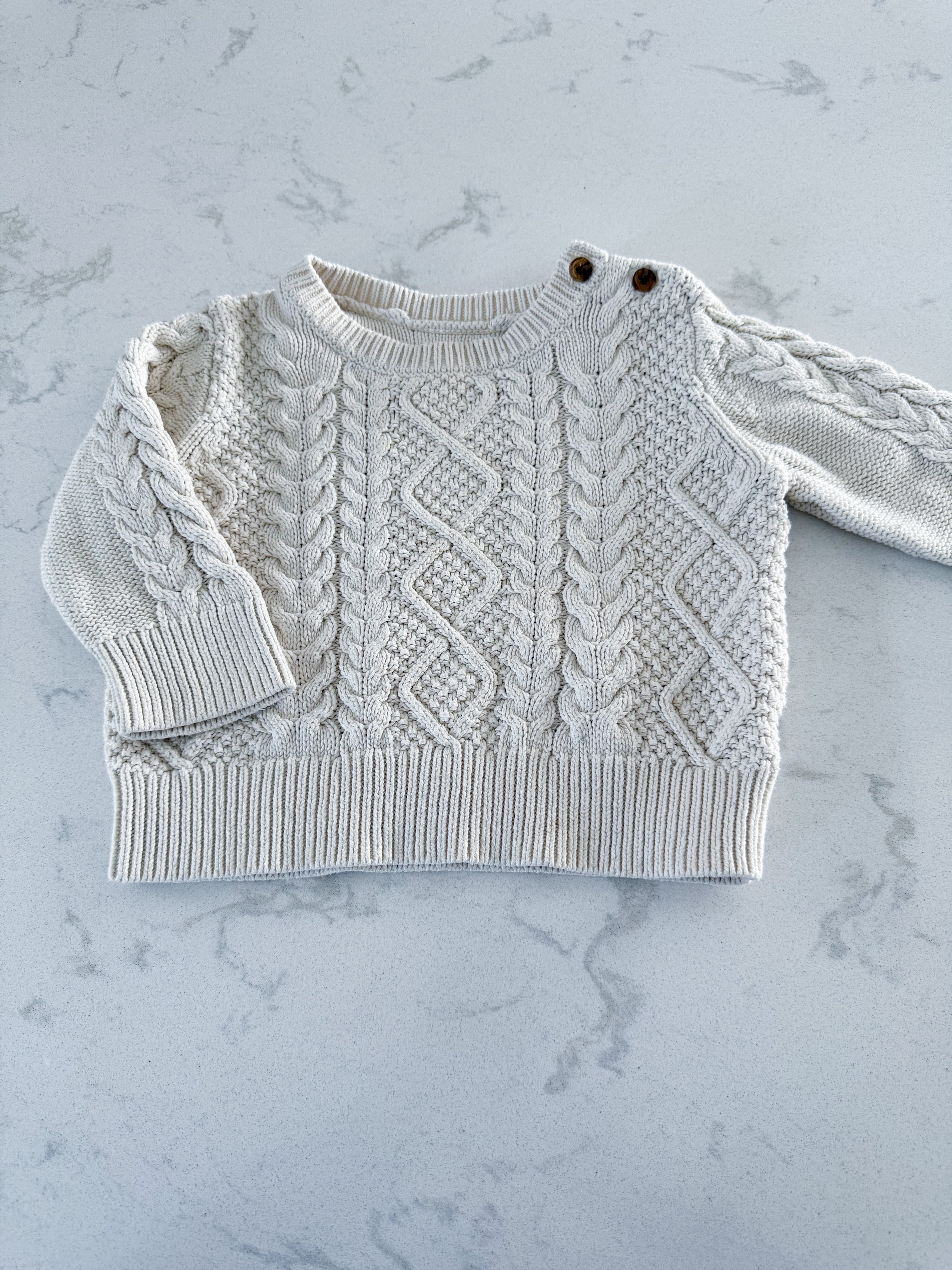 Gap- 6-12m- GUC- White cable knit cream coloured sweater