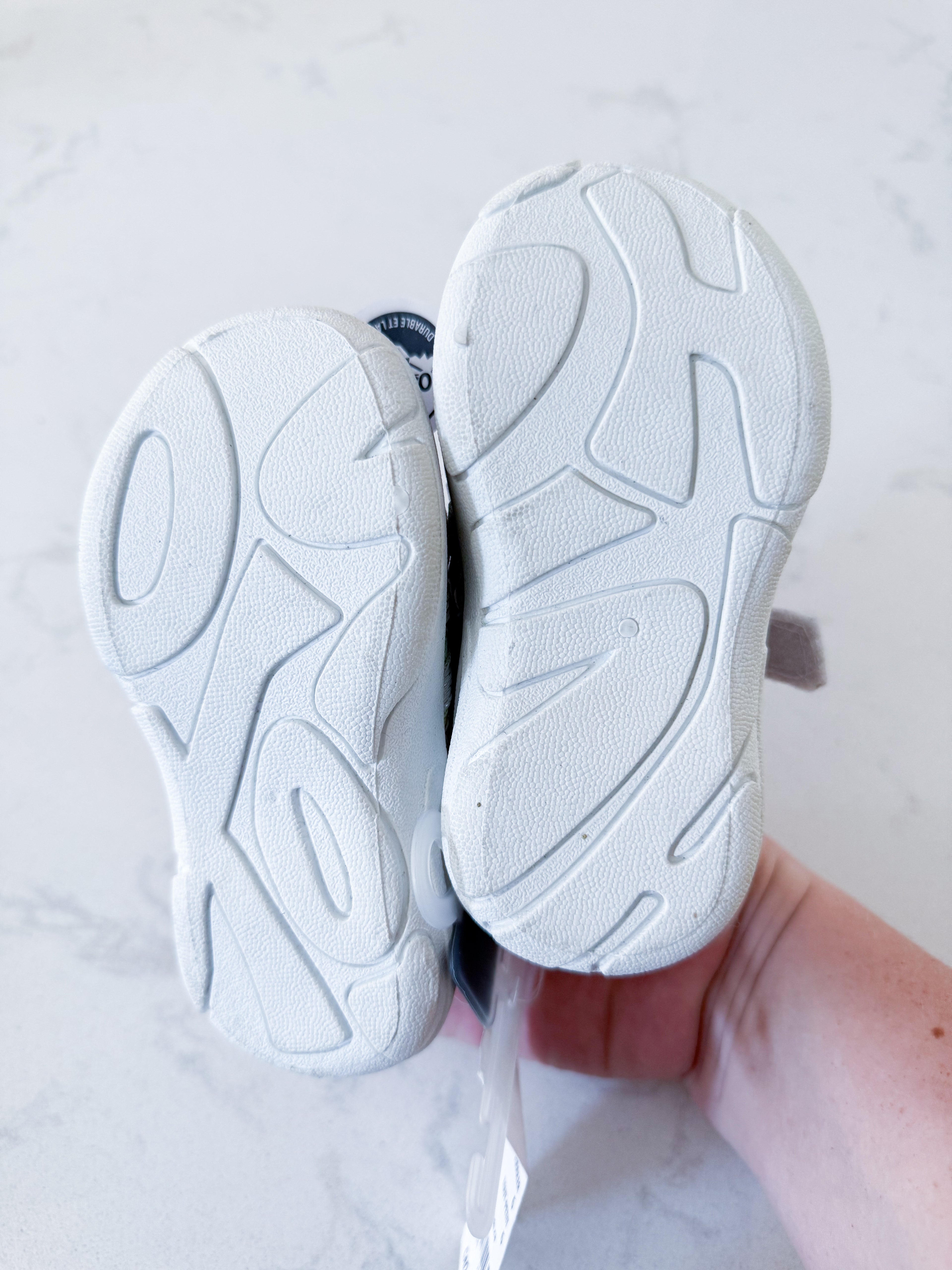 Oshkosh- 6C- BNWT- pastel rainbow coloured strap sandals